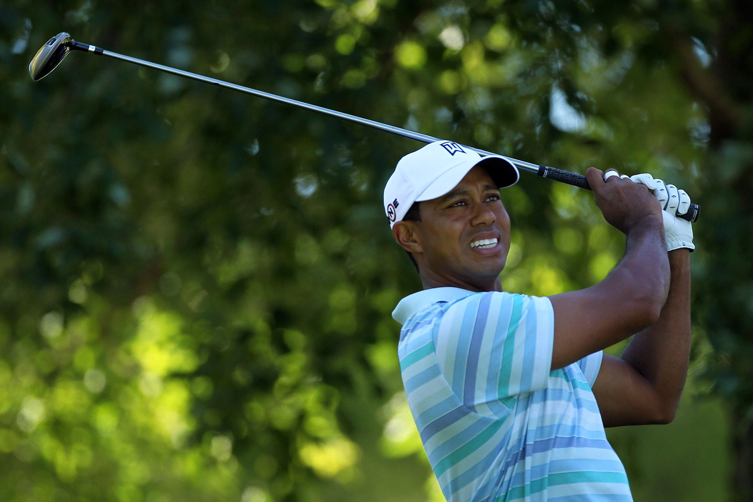PARAMUS, NJ - AUGUST 27:  Tiger Woods watches tee shot on the 11th hole during the second round of The Barclays at the Ridgewood Country Club on August 27, 2010 in Paramus, New Jersey.  (Photo by Hunter Martin/Getty Images)