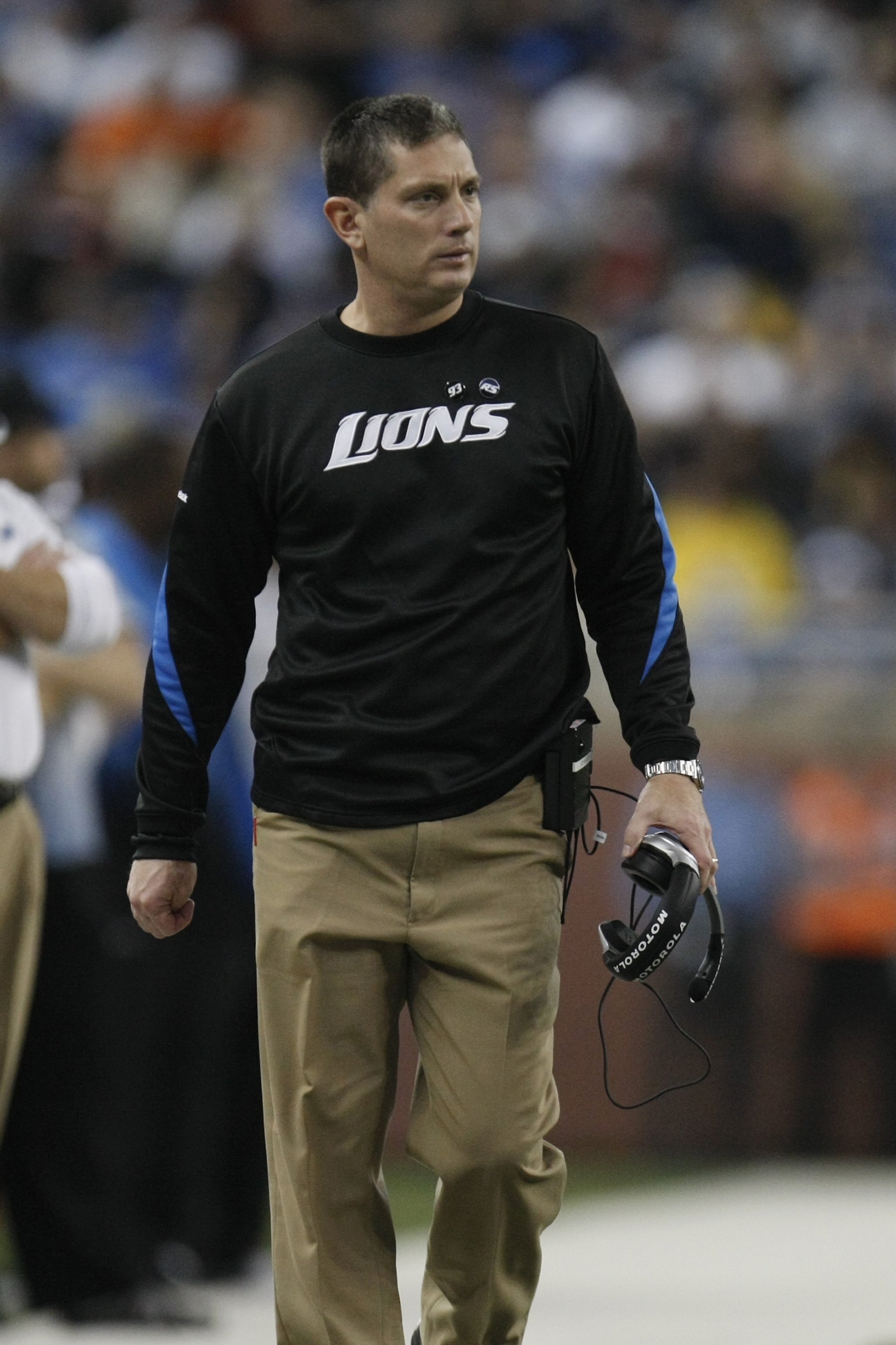 DETROIT - JANUARY 3:  Head coach Jim Schwartz of the Detroit Lions looks on during the game against the Chicago Bears on January 3, 2010 at Ford Field in Detroit, Michigan. (Photo by Gregory Shamus/Getty Images)