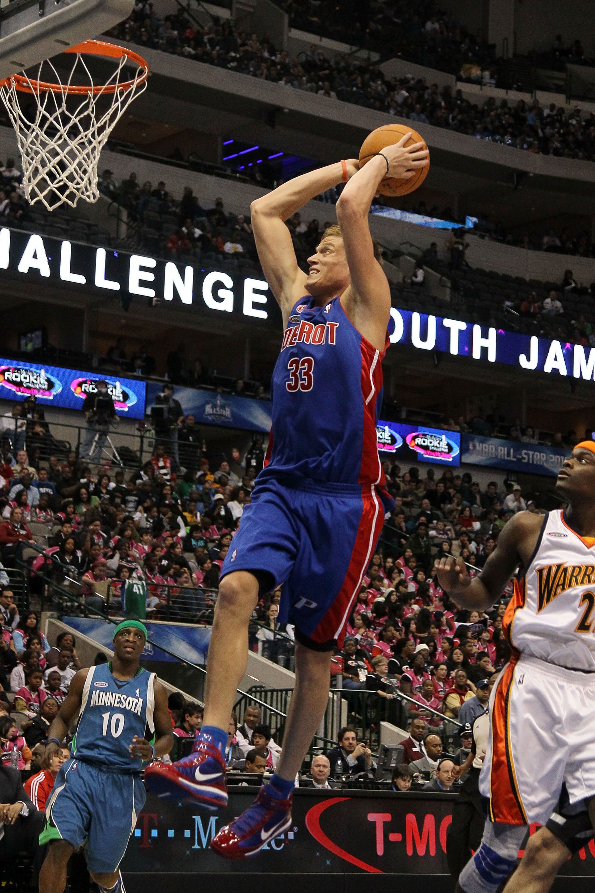 DALLAS - FEBRUARY 12:  Jonas Jerebko #33 of the Rookie team shoots against the Sophomore team during the second half of the T-Mobile Rookie Challenge & Youth Jam part of 2010 NBA All-Star Weekend at American Airlines Center on February 12, 2010 in Dallas,