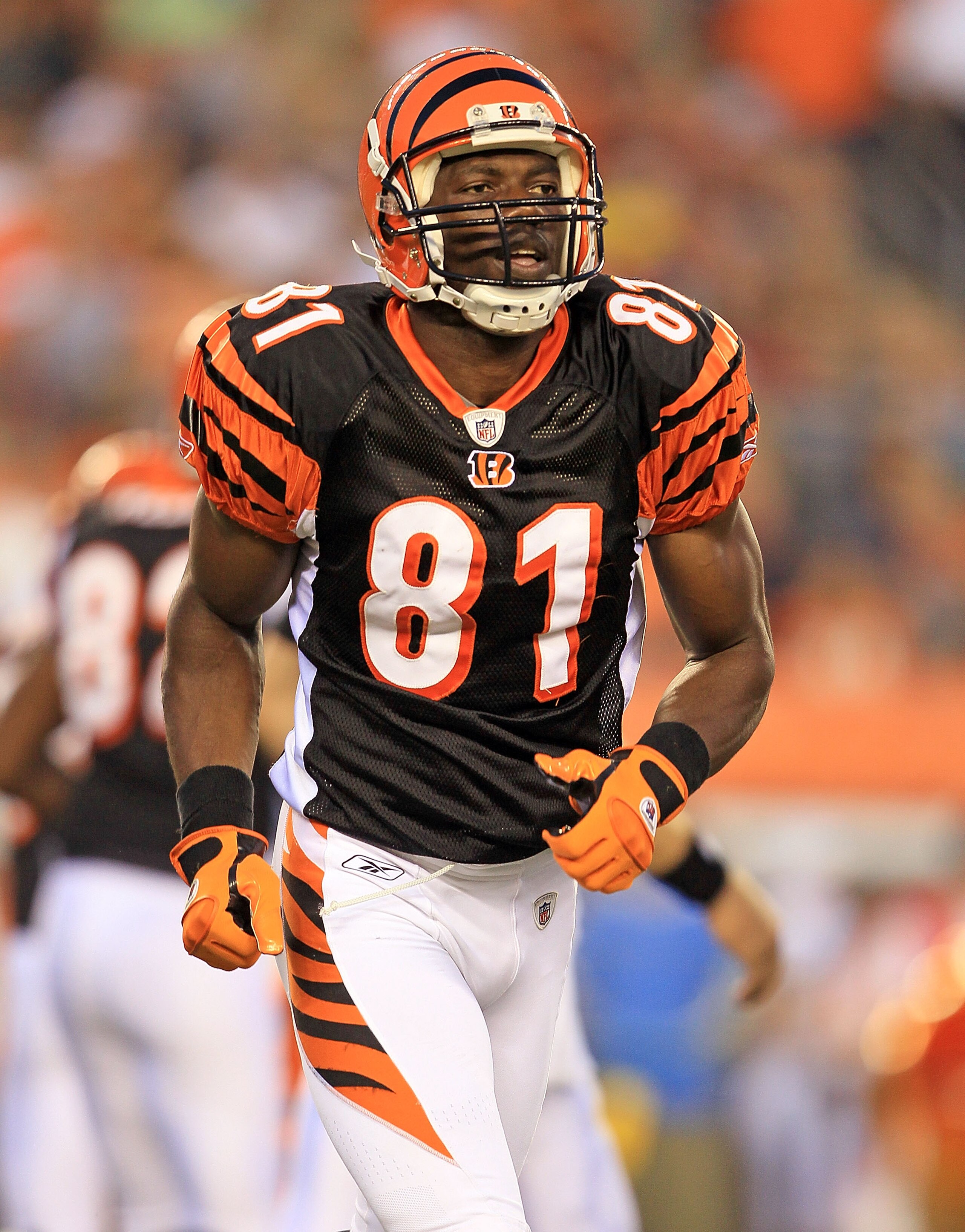 CINCINNATI - AUGUST 20: Terrell Owens #81 of the Cincinnati Bengals runs during a play during the NFL preseason game against the Philadelphia Eagles at Paul Brown Stadium on August 20, 2010 in Cincinnati, Ohio. (Photo by Andy Lyons/Getty Images) CINCINNATI - AUGUST 20: Terrell Owens #81 of the Cincinnati Bengals runs during a play during the NFL preseason game against the Philadelphia Eagles at Paul Brown Stadium on August 20, 2010 in Cincinnati, Ohio. (Photo by Andy Lyons/Getty Images)