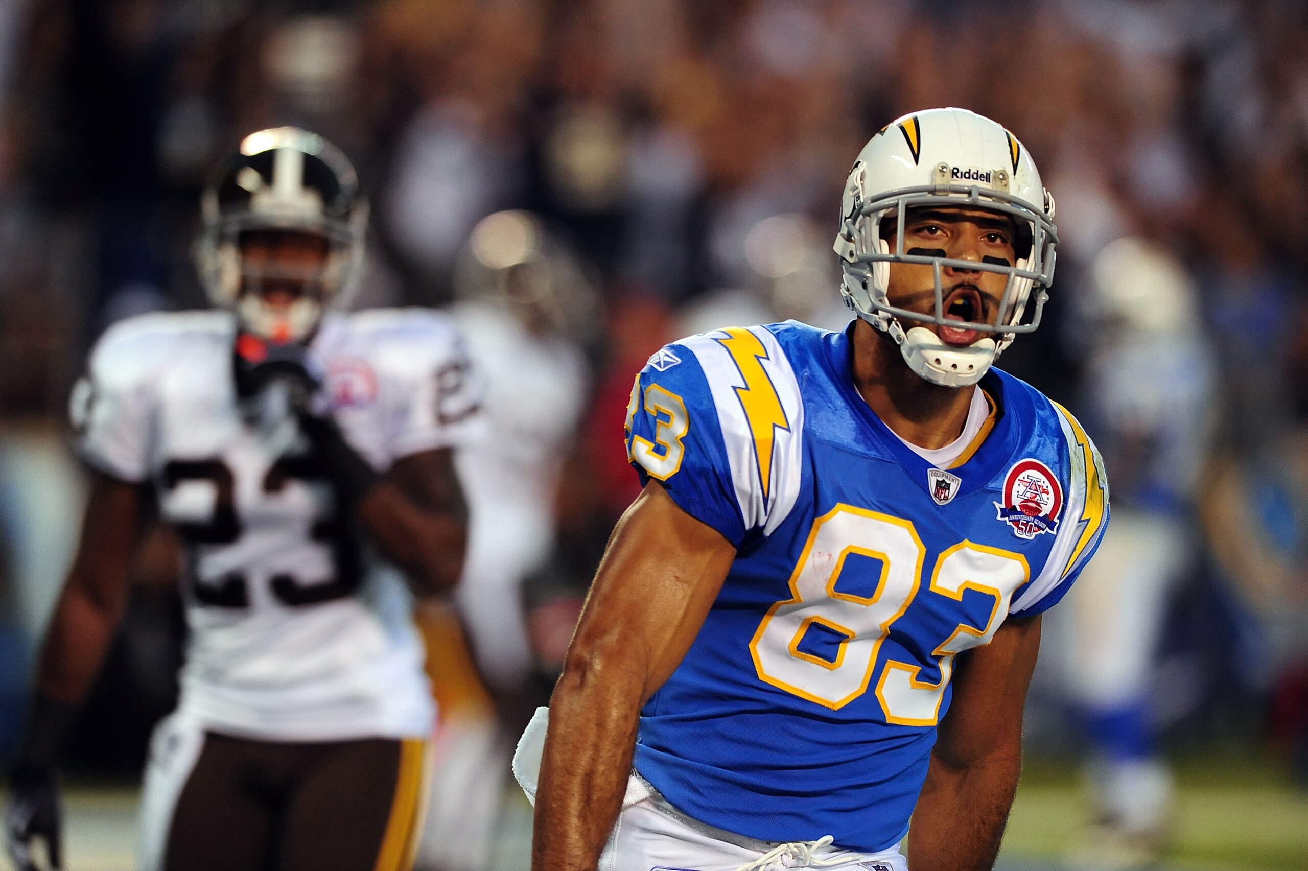 SAN DIEGO - OCTOBER 19:Vincent Jackson #83 of the San Diego Chargers celebrates a touchdown in the first half against the Denver Broncos at Qualcomm Stadium on October 19, 2009 in San Diego, California.  (Photo by Jacob de Golish/Getty Images)