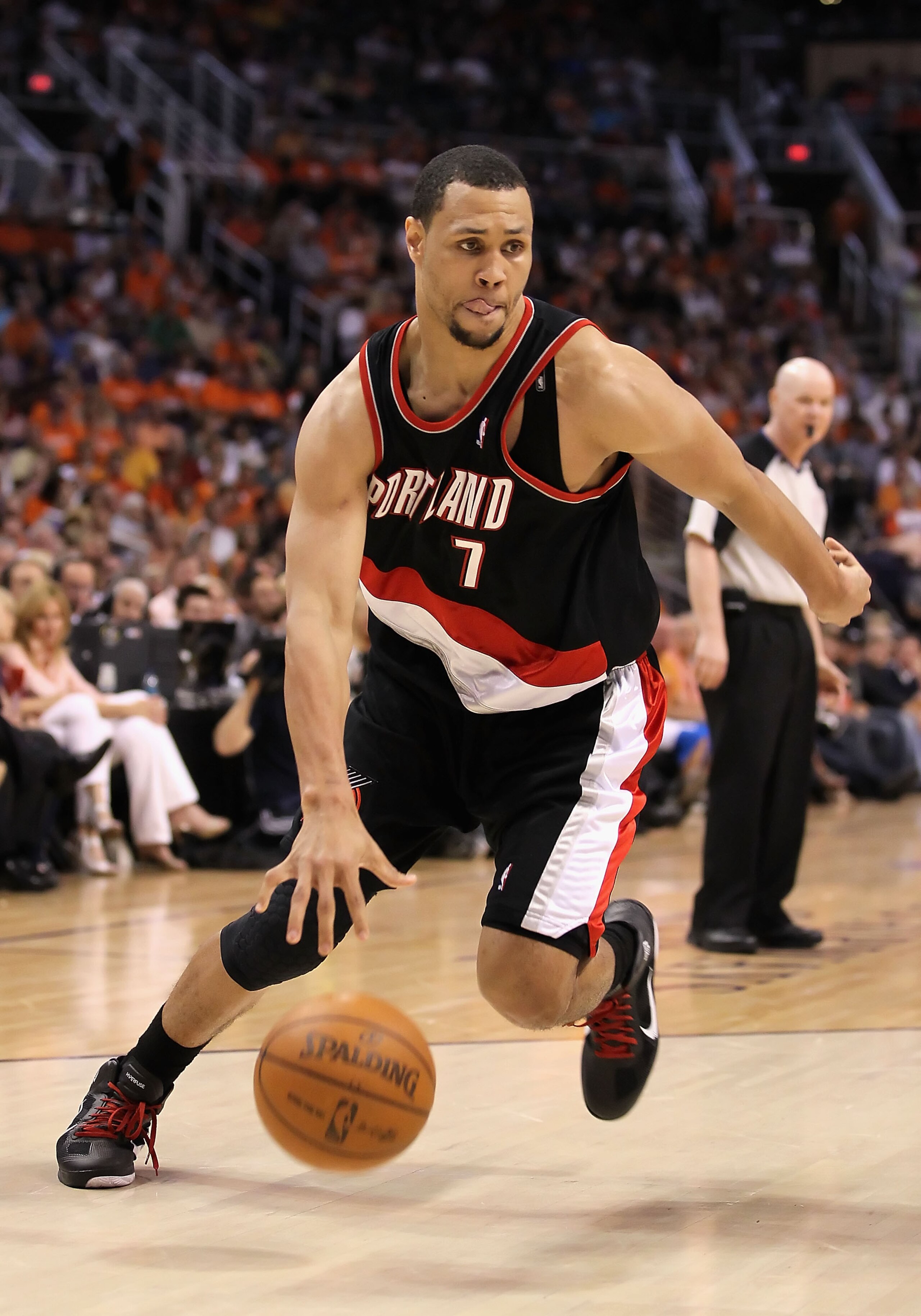 PHOENIX - APRIL 26:  Brandon Roy #7 of the Portland Trail Blazers handles the ball during Game Five of the Western Conference Quarterfinals of the 2010 NBA Playoffs against the Phoenix Suns at US Airways Center on April 26, 2010 in Phoenix, Arizona. NOTE 
