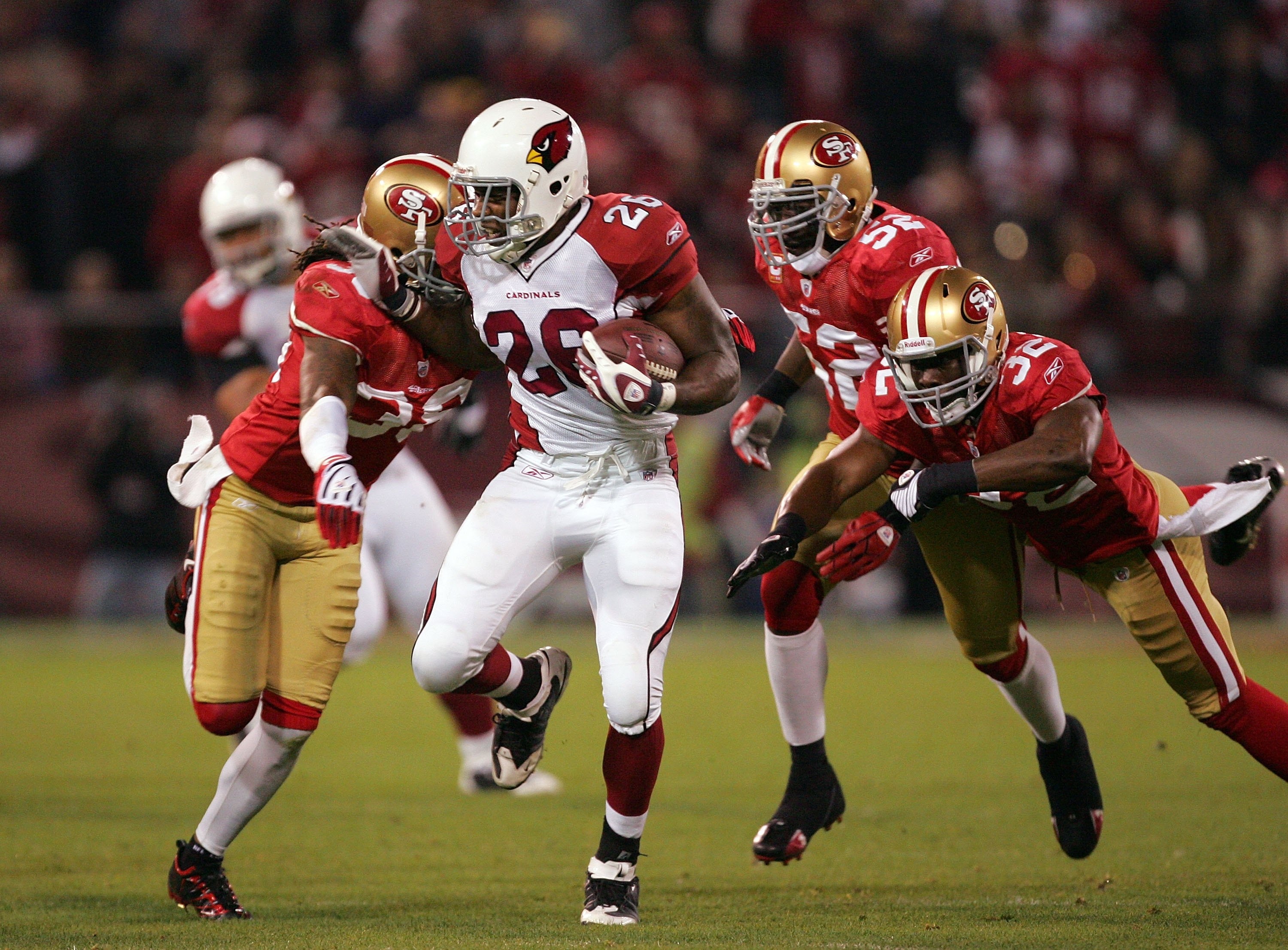 SAN FRANCISCO - DECEMBER 14:  Beanie Wells #26 of the Arizona Cardinals in action during their game against the San Francisco 49ers at Candlestick Park on December 14, 2009 in San Francisco, California.  (Photo by Ezra Shaw/Getty Images)