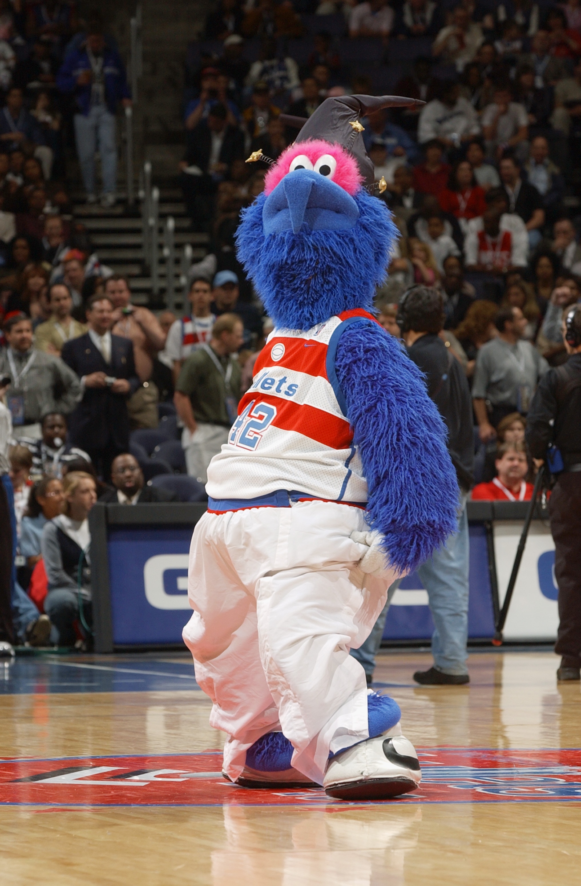WASHINGTON - APRIL 14:  G-Wiz, the Wizards mascot entertains the fans during the NBA game between the Washington Wizards and the New York Knicks at MCI Center on April 14, 2003 in Washington, DC.  The Knicks won 93-79.  NOTE TO USER:  User expressly ackno