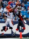 Leodis McKelvin breaks up pass to Chad Ocho Cinco