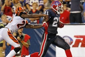 C.J. Spiller takes it in for one of his two rushing TD's vs Bengals