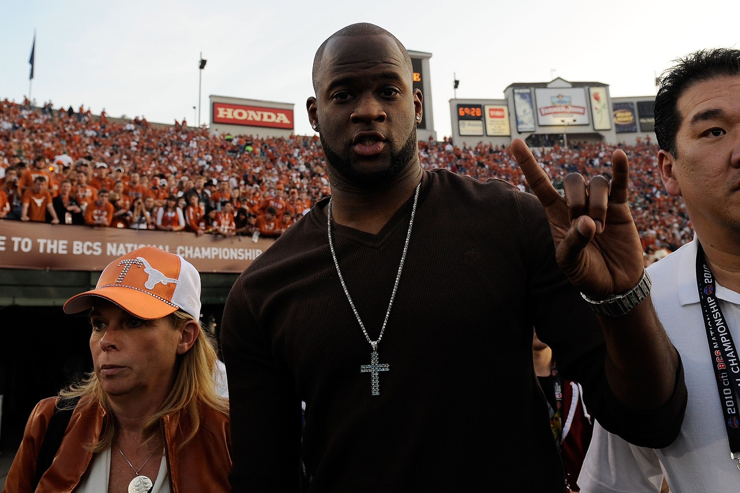 PASADENA, CA - JANUARY 07:  NFL quarterback Vince Young stands on the sidelines prior to the Citi BCS National Championship game between the Texas Longhorns and the Alabama Crimson Tide at the Rose Bowl on January 7, 2010 in Pasadena, California.  (Photo