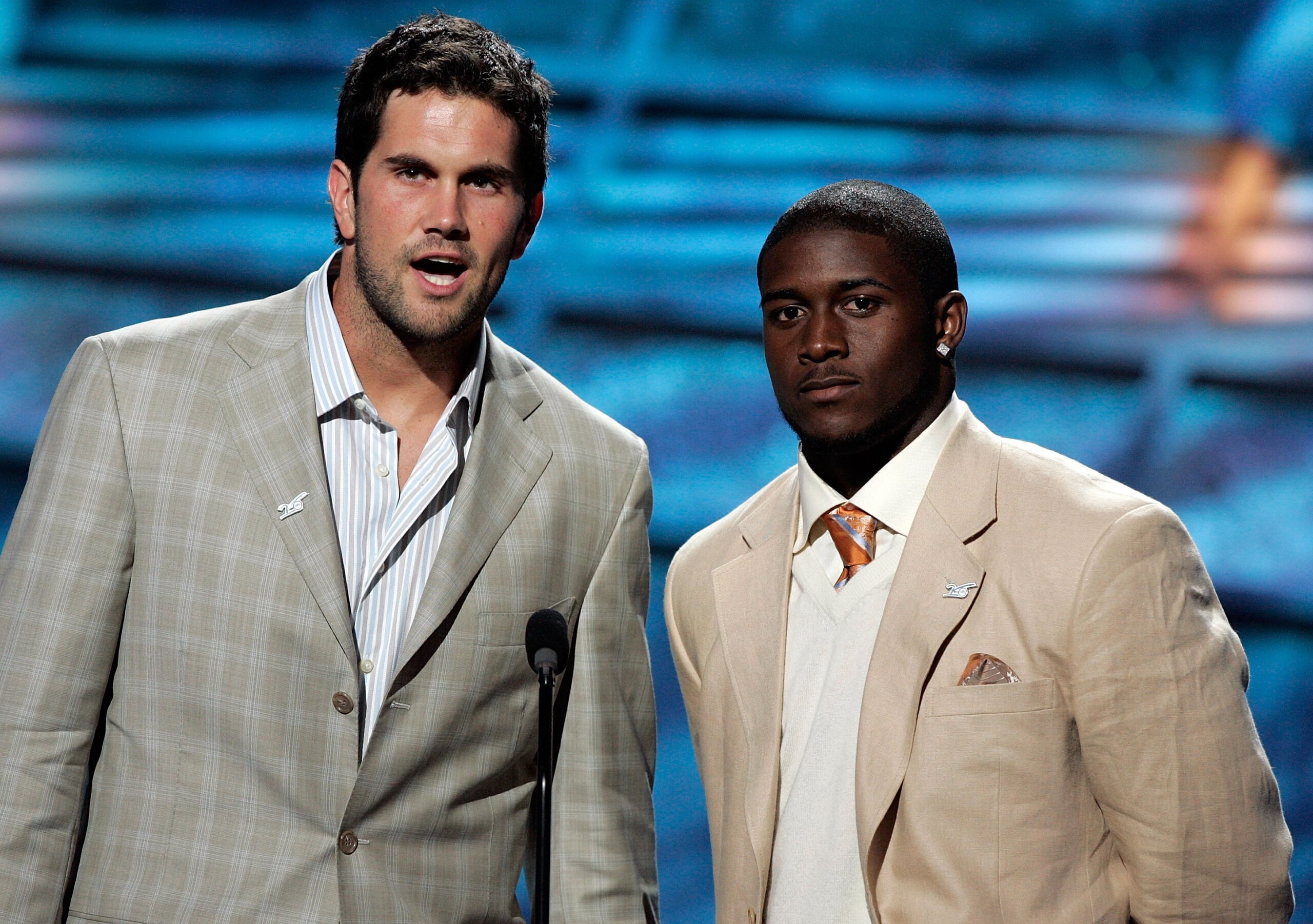 HOLLYWOOD - JULY 12:  Football players Matt Leinart and Reggie Bush present the award for 'Best Sports Movie' at the 2006 ESPY Awards at the Kodak Theatre on July 12, 2006 in Hollywood, California.  (Photo by Kevin Winter/Getty Images)