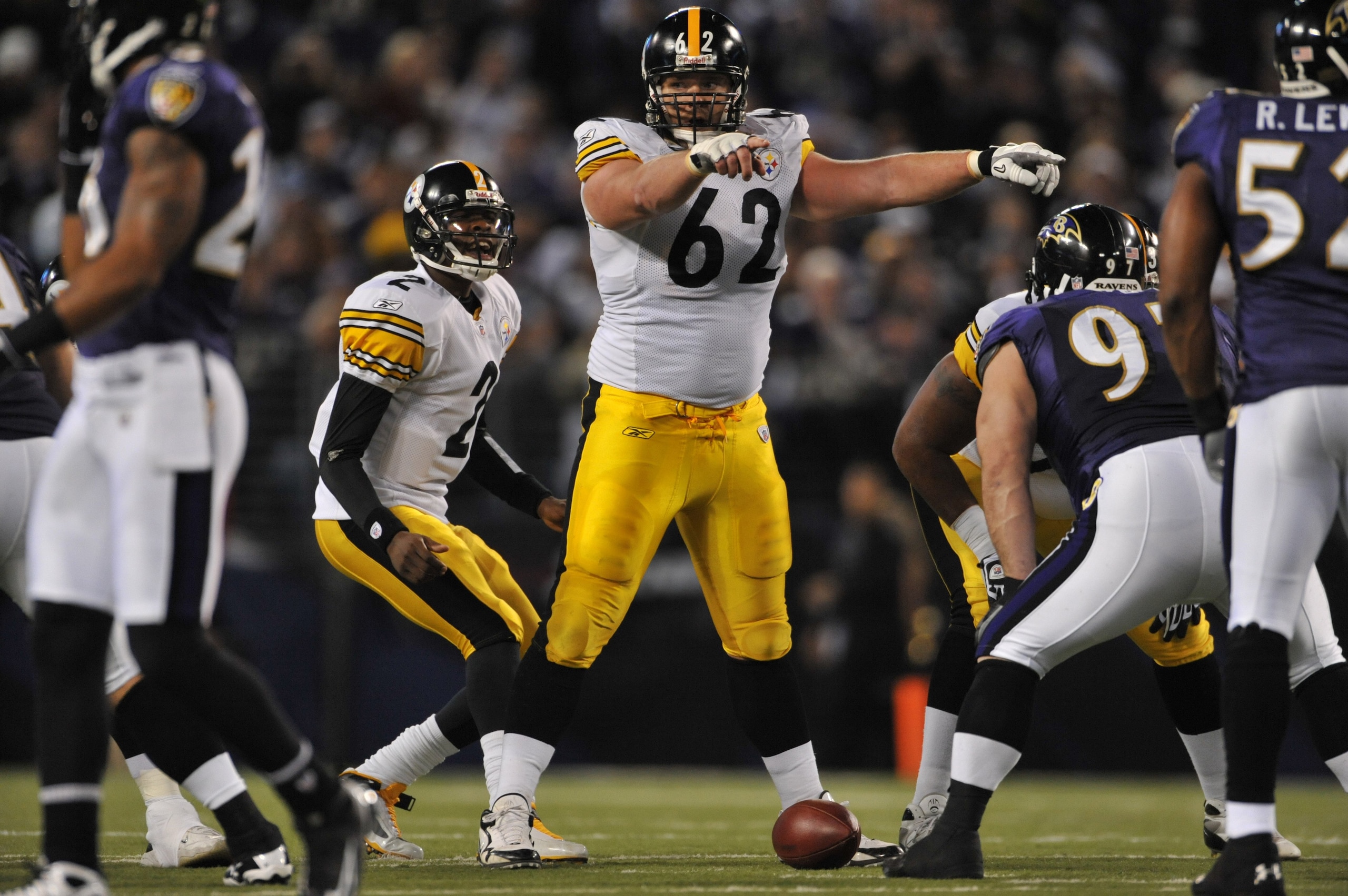 BALTIMORE - NOVEMBER 29:  Justin Hartwig #62 of the Pittsburgh Steelers audibles before a play against the  Baltimore Ravens at M&T Bank Stadium on November 29, 2009 in Baltimore, Maryland. The Ravens defeated the Steelers 20-17. (Photo by Larry French/Ge
