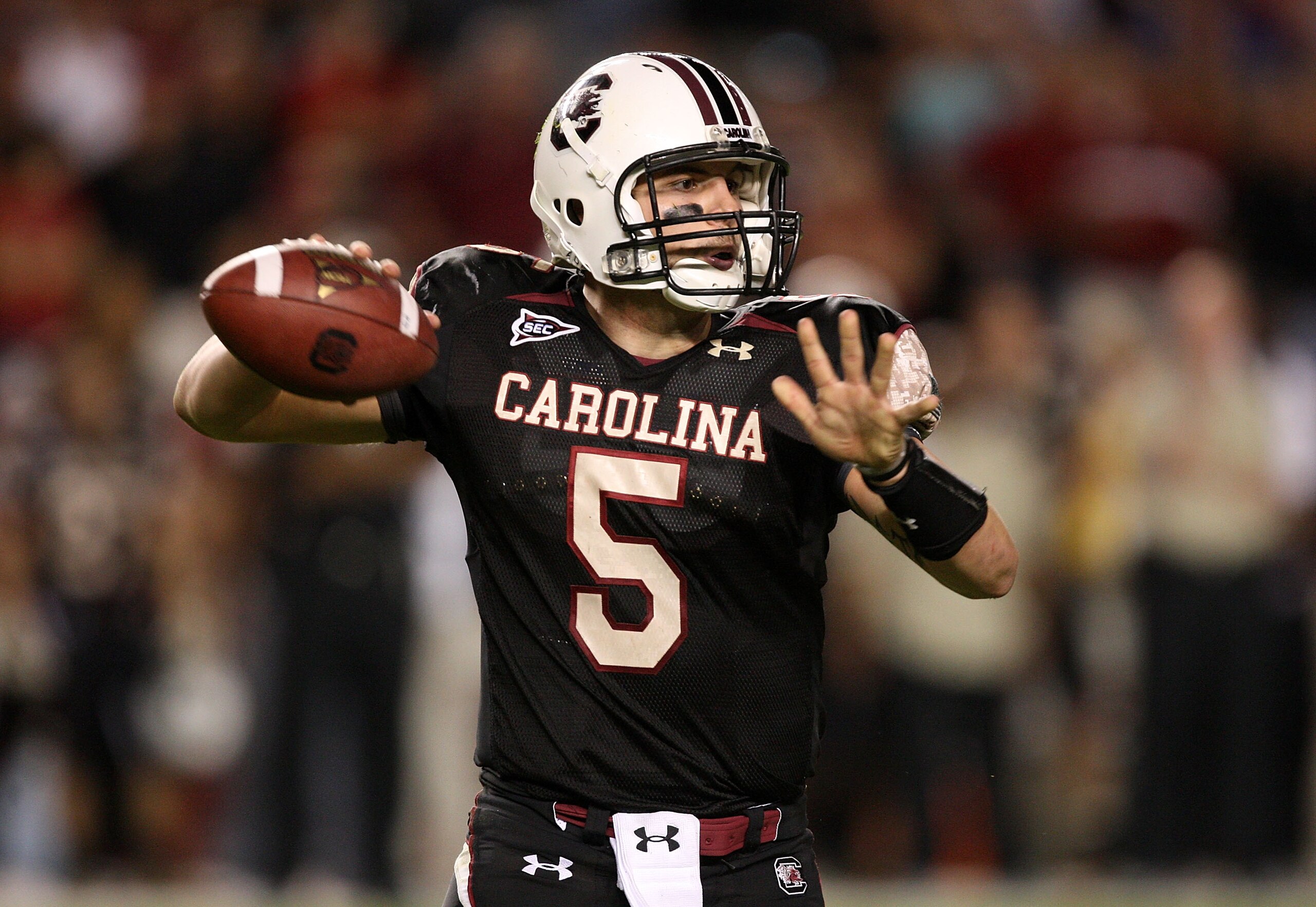 COLUMBIA, SC - NOVEMBER 14:  Stephen Garcia #5 of the South Carolina Gamecocks drops back to pass the ball against the Florida Gators during their game at Williams-Brice Stadium on November 14, 2009 in Columbia, South Carolina.  (Photo by Streeter Lecka/G