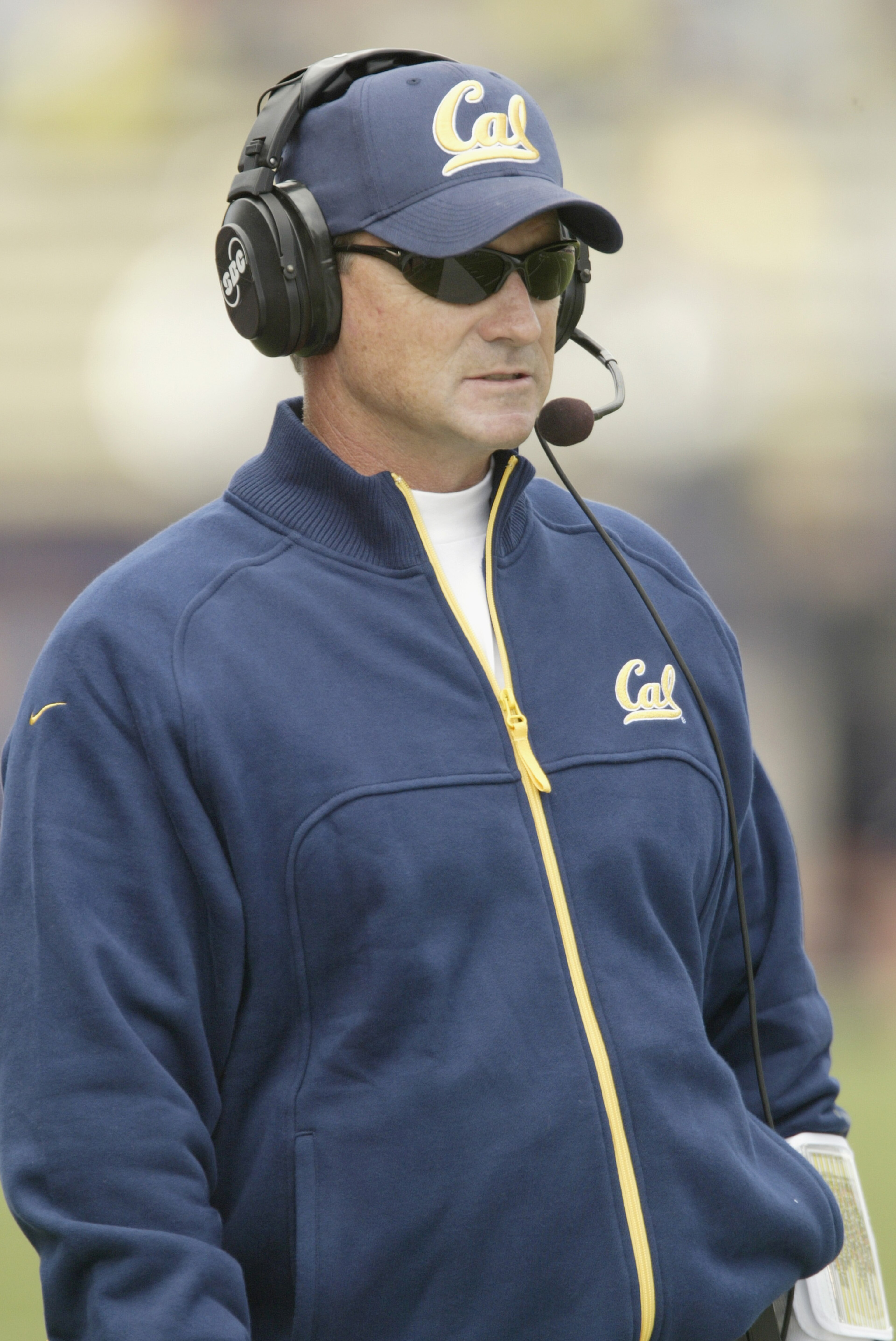 SEATTLE - SEPTEMBER 10: Head coach Jeff Tedford of the University of California Golden Bears watches the game against the University of Washington Huskies on September 10, 2005 at Husky Stadium in Seattle Washington. The Golden Bears won 56-17. (Photo by SEATTLE - SEPTEMBER 10: Head coach Jeff Tedford of the University of California Golden Bears watches the game against the University of Washington Huskies on September 10, 2005 at Husky Stadium in Seattle Washington. The Golden Bears won 56-17. (Photo by