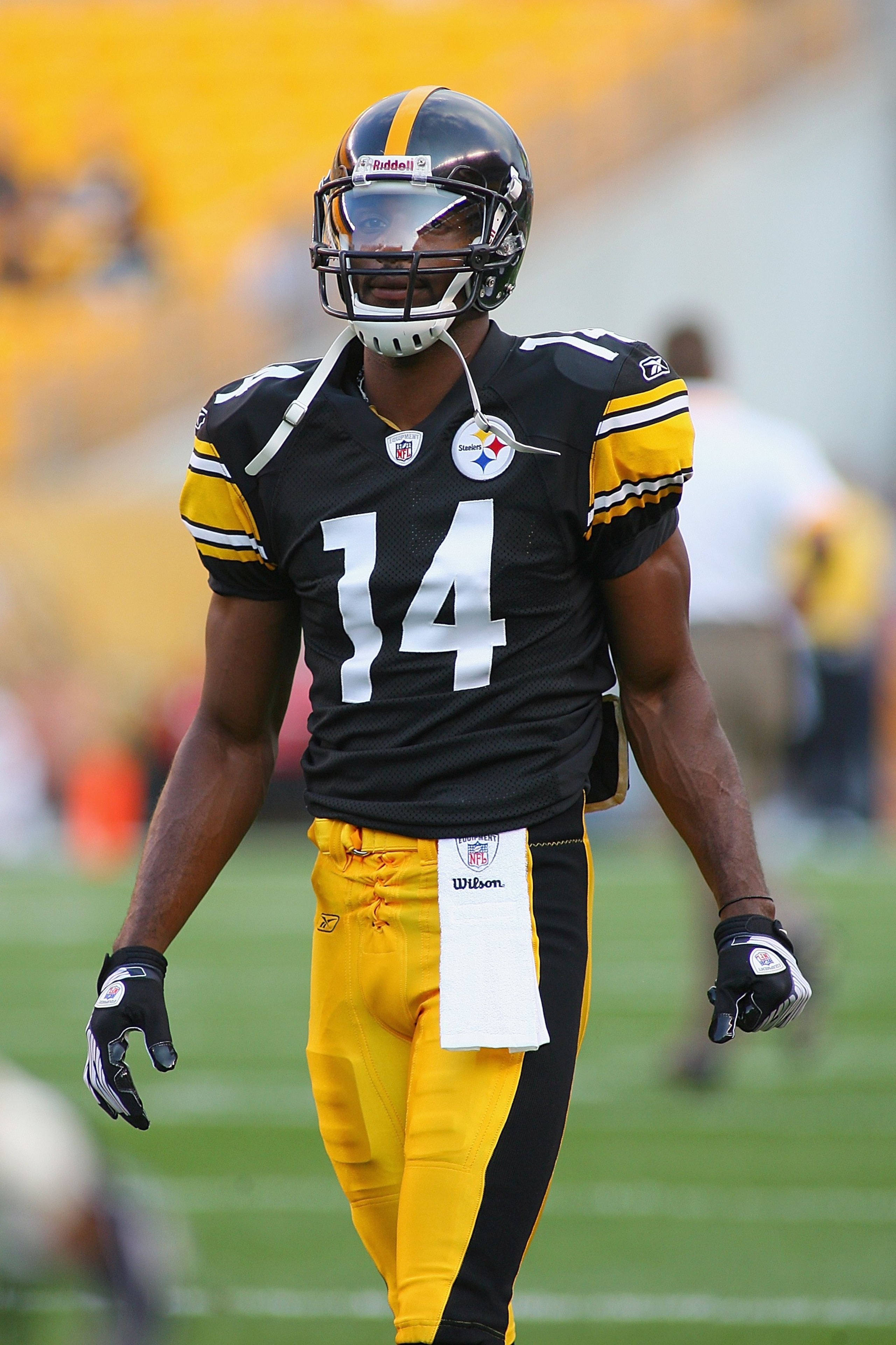 PITTSBURGH - AUGUST 13:  Limas Sweed #14 of the Pittsburgh Steelers warms up prior to the preseason NFL game against the Arizona Cardinals at Heinz Field on August 13, 2009 in Pittsburgh, Pennsylvania.  The Steelers won 20-10.  (Photo by Rick Stewart/Gett