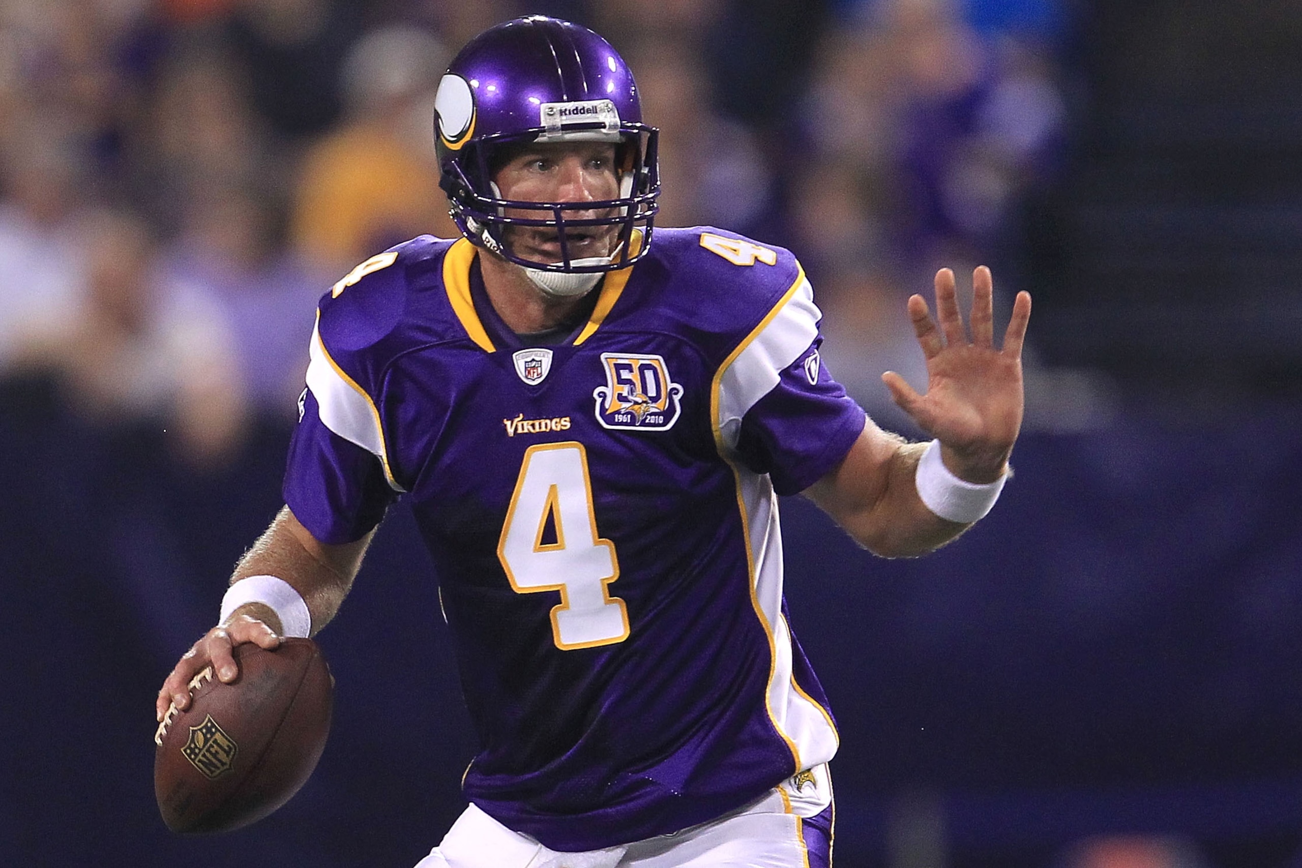 MINNEAPOLIS - AUGUST 28:  Brett Favre #4 of the Minnesota Vikings looks to pass against the Seattle Seahawks during a preseason NFL game at Mall of America Field at the Hubert H. Humphrey Metrodome on August 28, 2010  in Minneapolis, Minnesota.  (Photo by