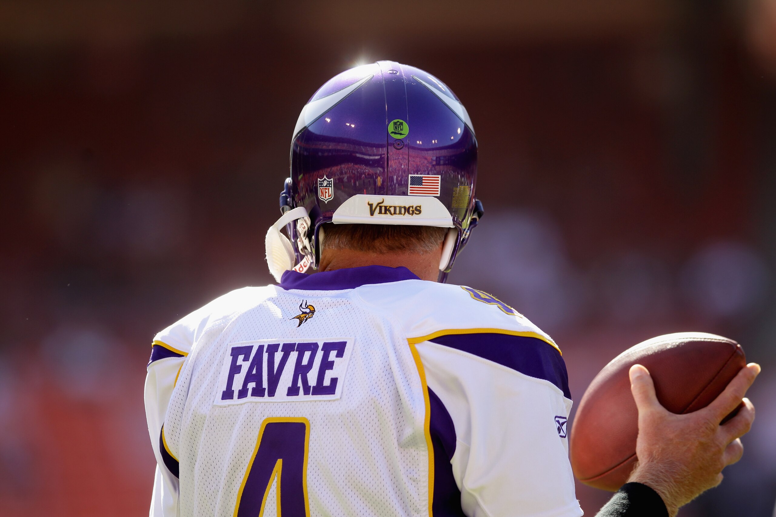 SAN FRANCISCO - AUGUST 22:  Brett Favre #4 of the Minnesota Vikings warms up before their preseason game against the San Francisco 49ers at Candlestick Park on August 22, 2010 in San Francisco, California.  (Photo by Ezra Shaw/Getty Images)