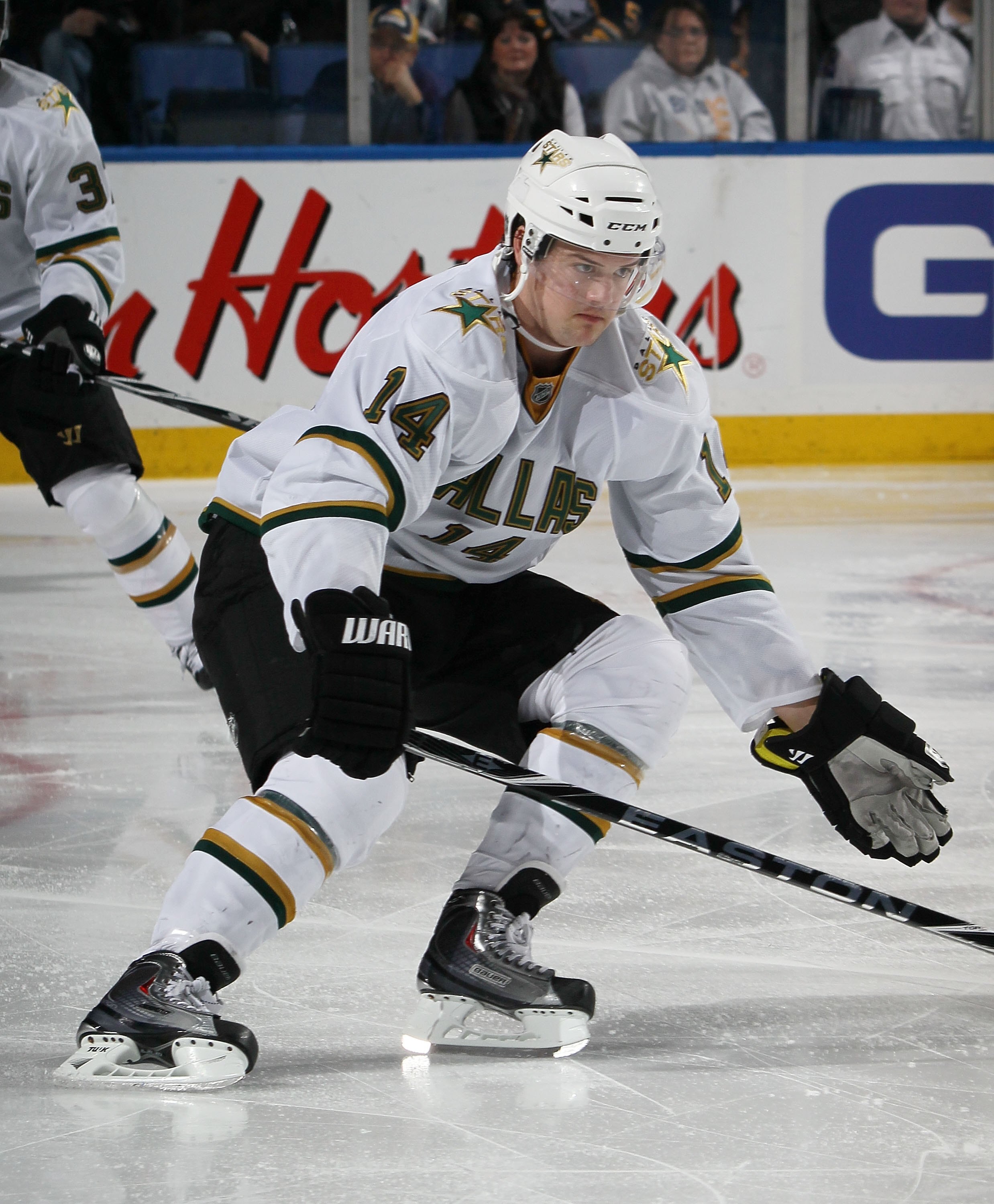 BUFFALO, NY - MARCH 10:  Jamie Benn #14 of the Dallas Stars skates against the Buffalo Sabres at the HSBC Arena on March 10, 2010 in Buffalo, New York.  (Photo by Bruce Bennett/Getty Images)