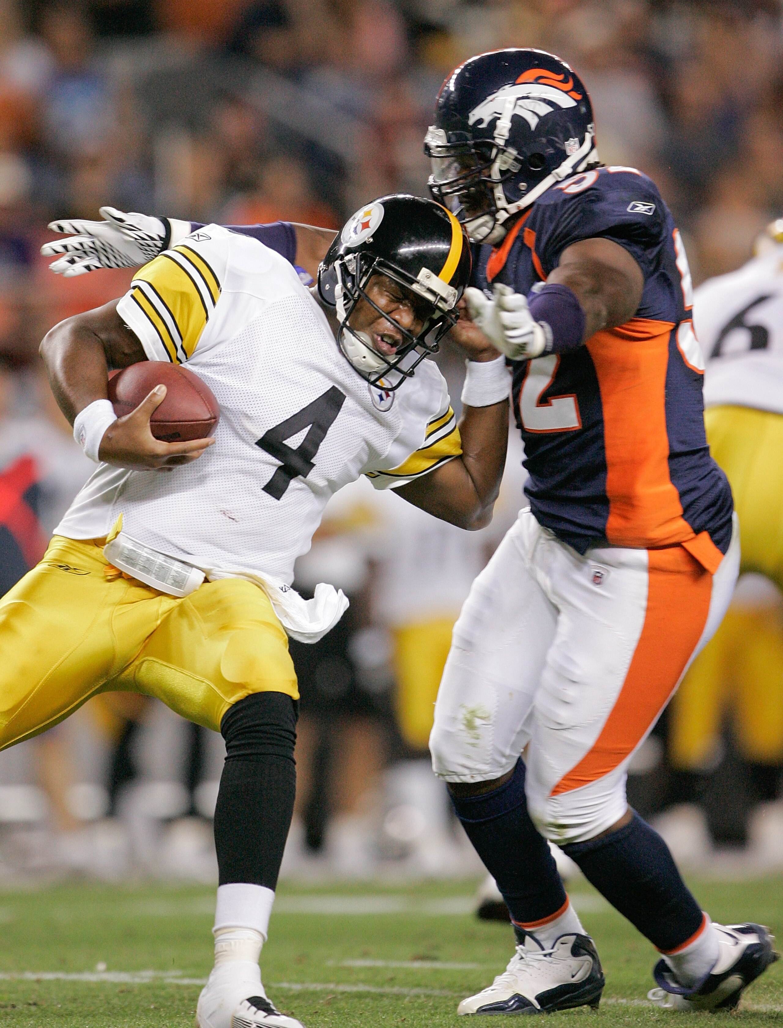 DENVER - AUGUST 29: Quarterback Byron Leftwich #4 of the Pittsburgh Steelers is sacked by linebacker Jason Hunter #52 of the Denver Broncos at INVESCO Field at Mile High on August 29, 2010 in Denver, Colorado. (Photo by Justin Edmonds/Getty Images) DENVER - AUGUST 29: Quarterback Byron Leftwich #4 of the Pittsburgh Steelers is sacked by linebacker Jason Hunter #52 of the Denver Broncos at INVESCO Field at Mile High on August 29, 2010 in Denver, Colorado. (Photo by Justin Edmonds/Getty Images)