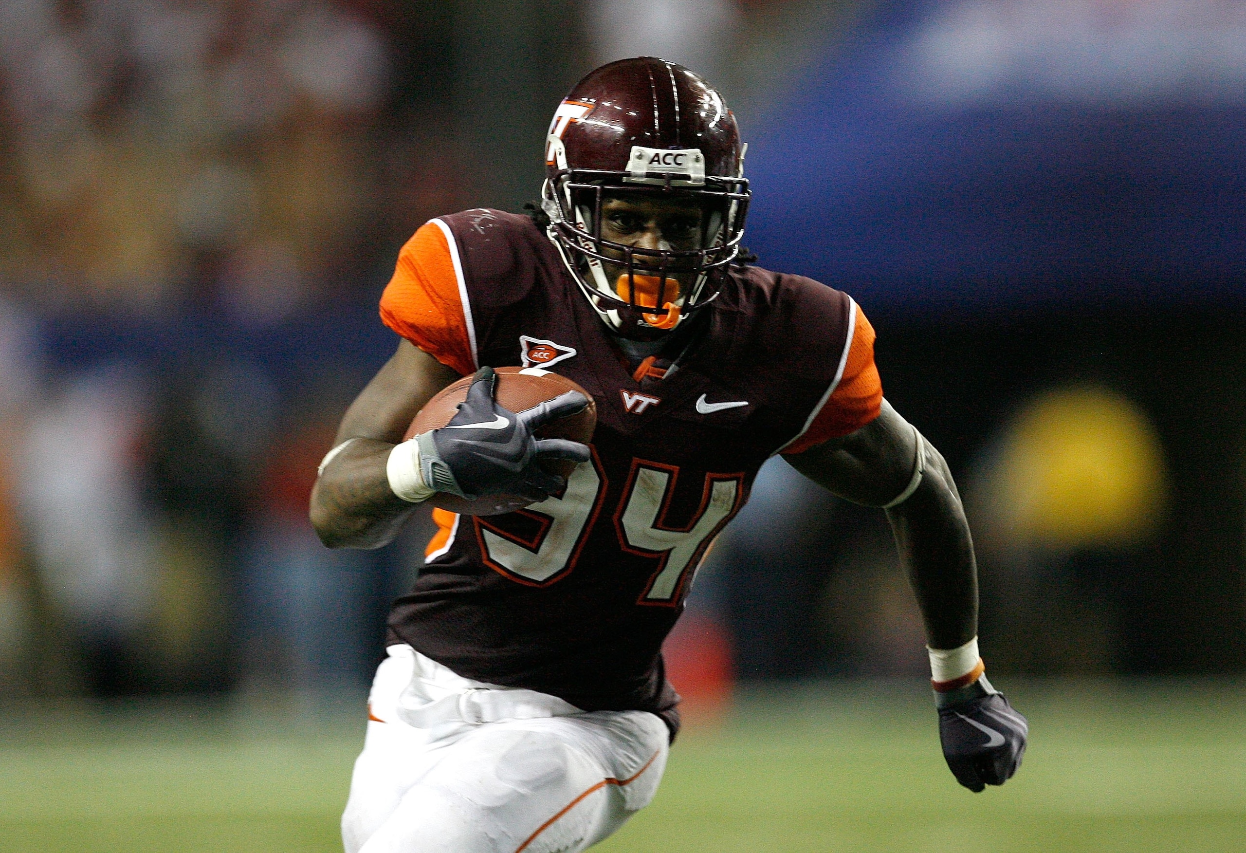 ATLANTA - SEPTEMBER 05:  Ryan Williams #34 of the Virginia Tech Hokies against the Alabama Crimson Tide during the Chick-fil-A Kickoff Game at Georgia Dome on September 5, 2009 in Atlanta, Georgia.  (Photo by Kevin C. Cox/Getty Images)