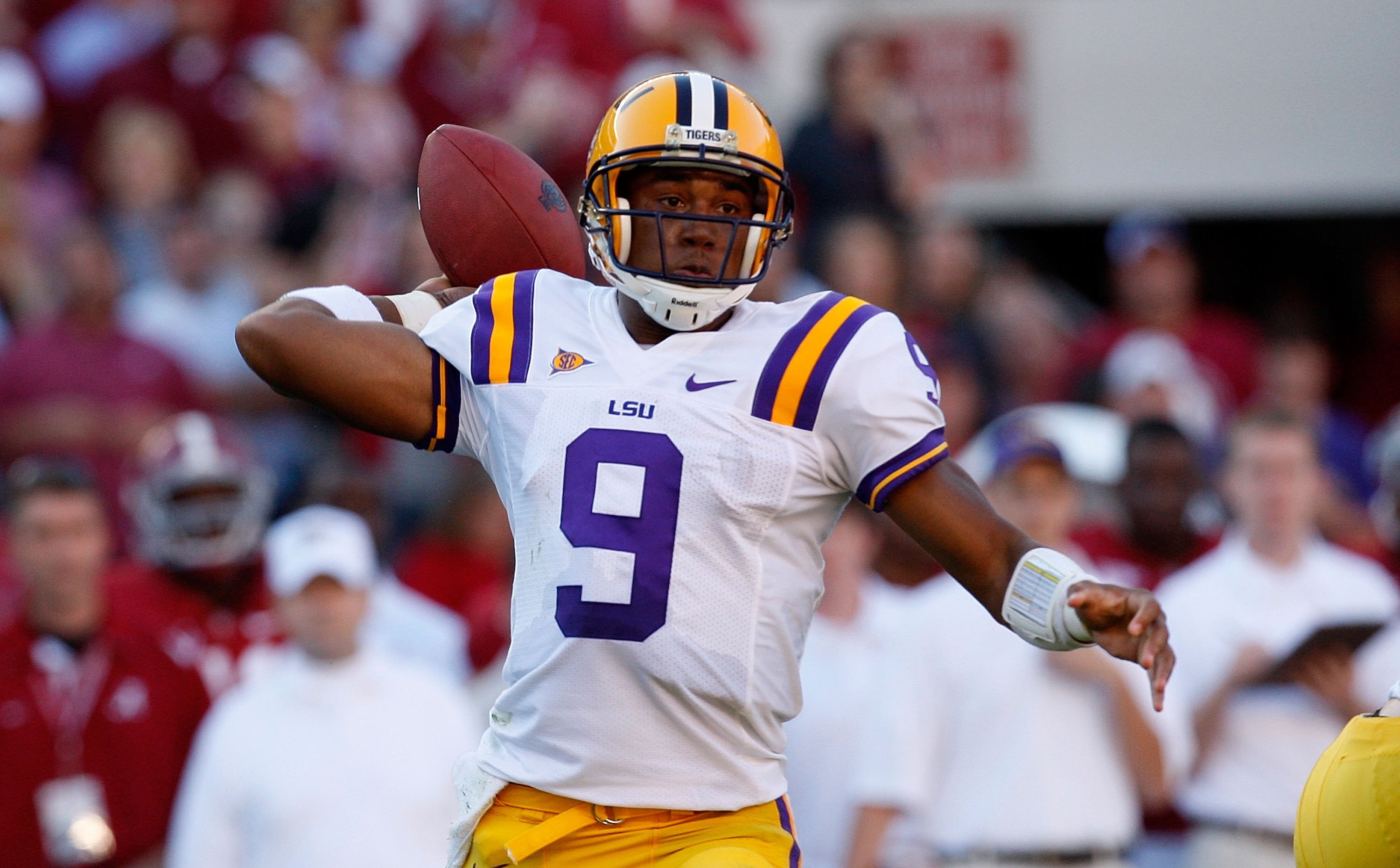TUSCALOOSA, AL - NOVEMBER 07:  Jordan Jefferson #9 of the Louisiana State University Tigers against the Alabama Crimson Tide at Bryant-Denny Stadium on November 7, 2009 in Tuscaloosa, Alabama.  (Photo by Kevin C. Cox/Getty Images)