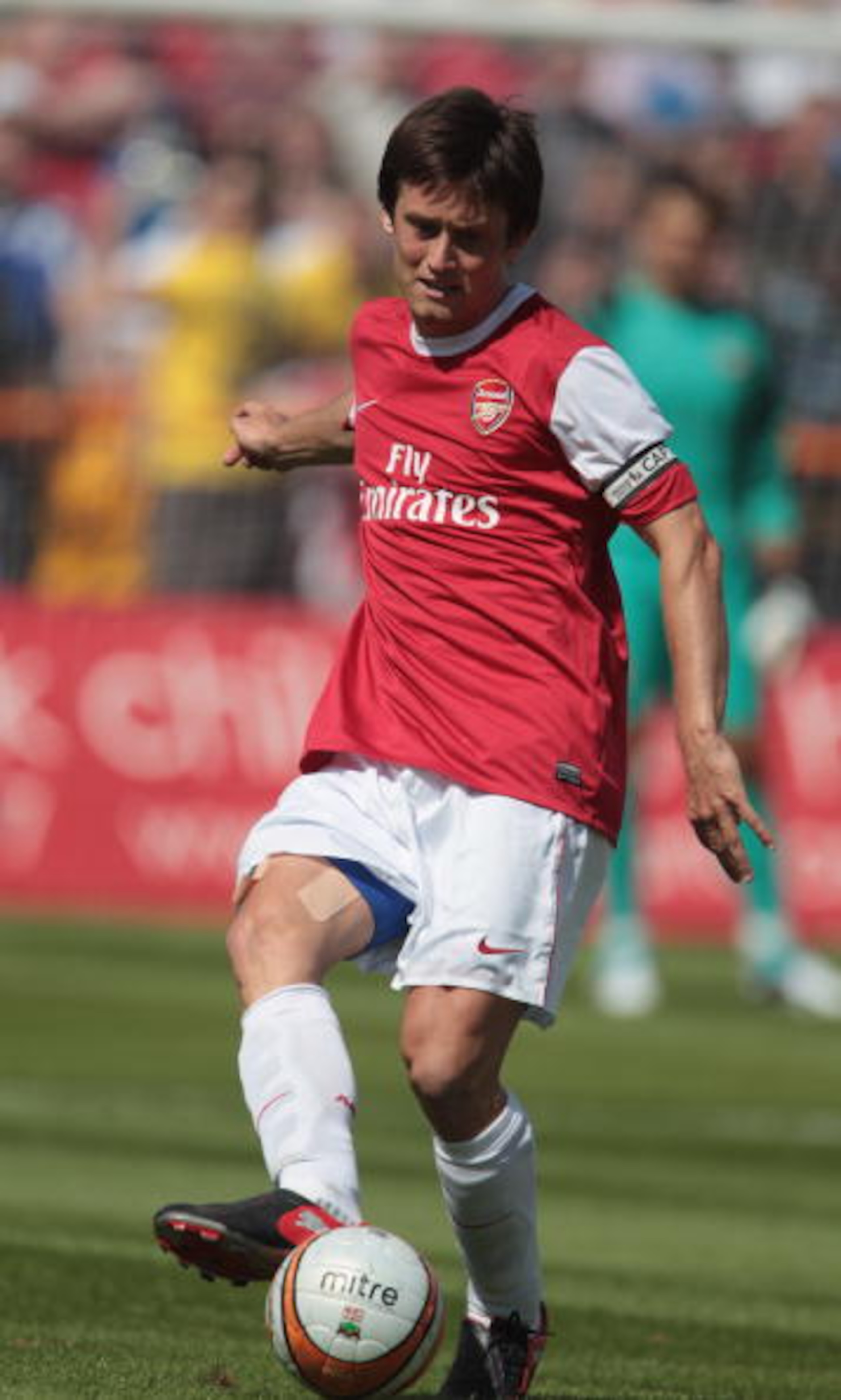 LONDON, ENGLAND - JULY 17: Tomas Rosicky of Arsenal in action during the pre-season friendly match between Barnet and Arsenal at Underhill on July 17, 2010 in London, England. (Photo by Phil Cole/Getty Images) LONDON, ENGLAND - JULY 17: Tomas Rosicky of Arsenal in action during the pre-season friendly match between Barnet and Arsenal at Underhill on July 17, 2010 in London, England. (Photo by Phil Cole/Getty Images)