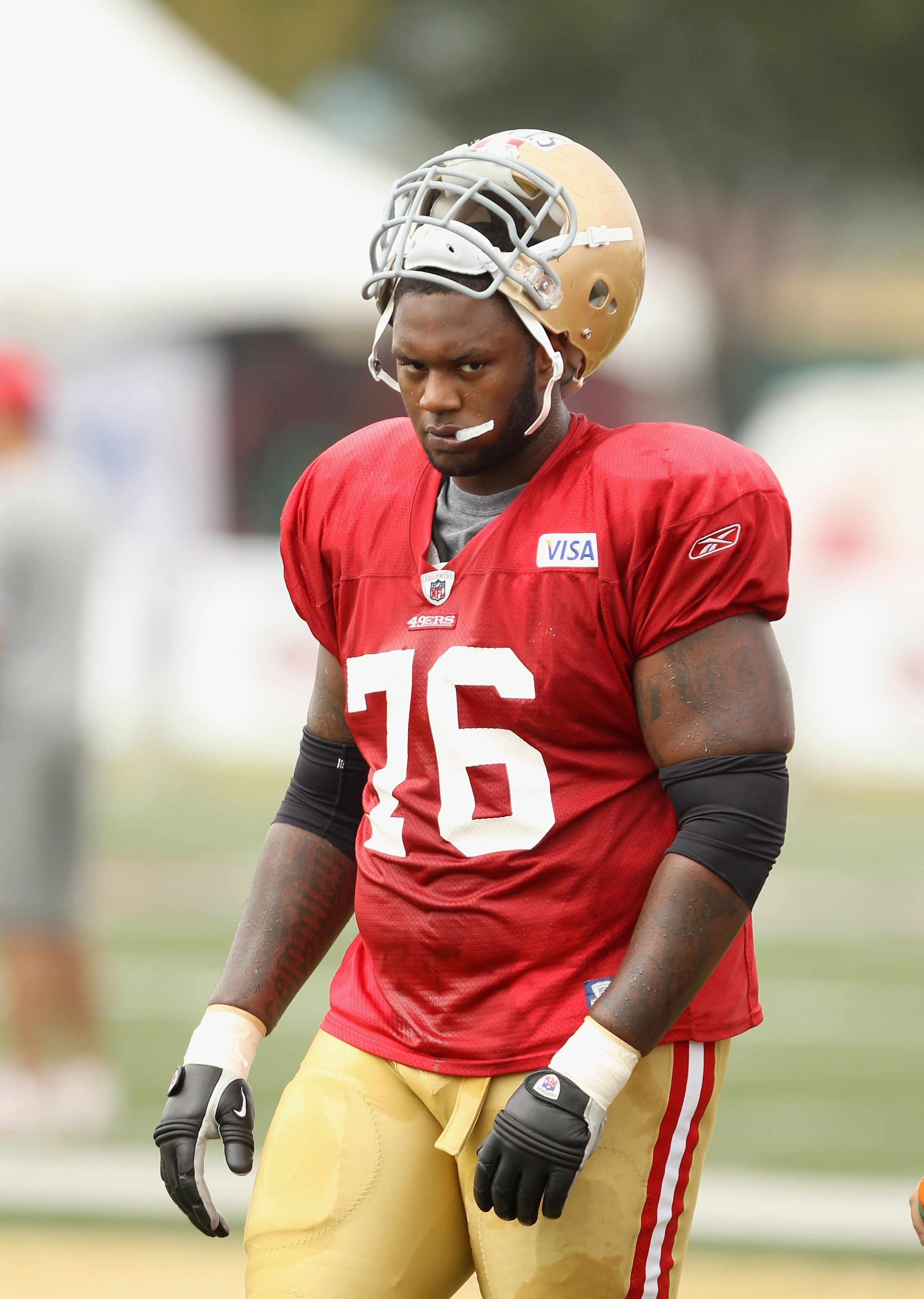 SANTA CLARA, CA - AUGUST 02:  Anthony Davis #76 works out during the San Francisco 49ers training camp at their training complex on August 2, 2010 in Santa Clara, California.  (Photo by Ezra Shaw/Getty Images)