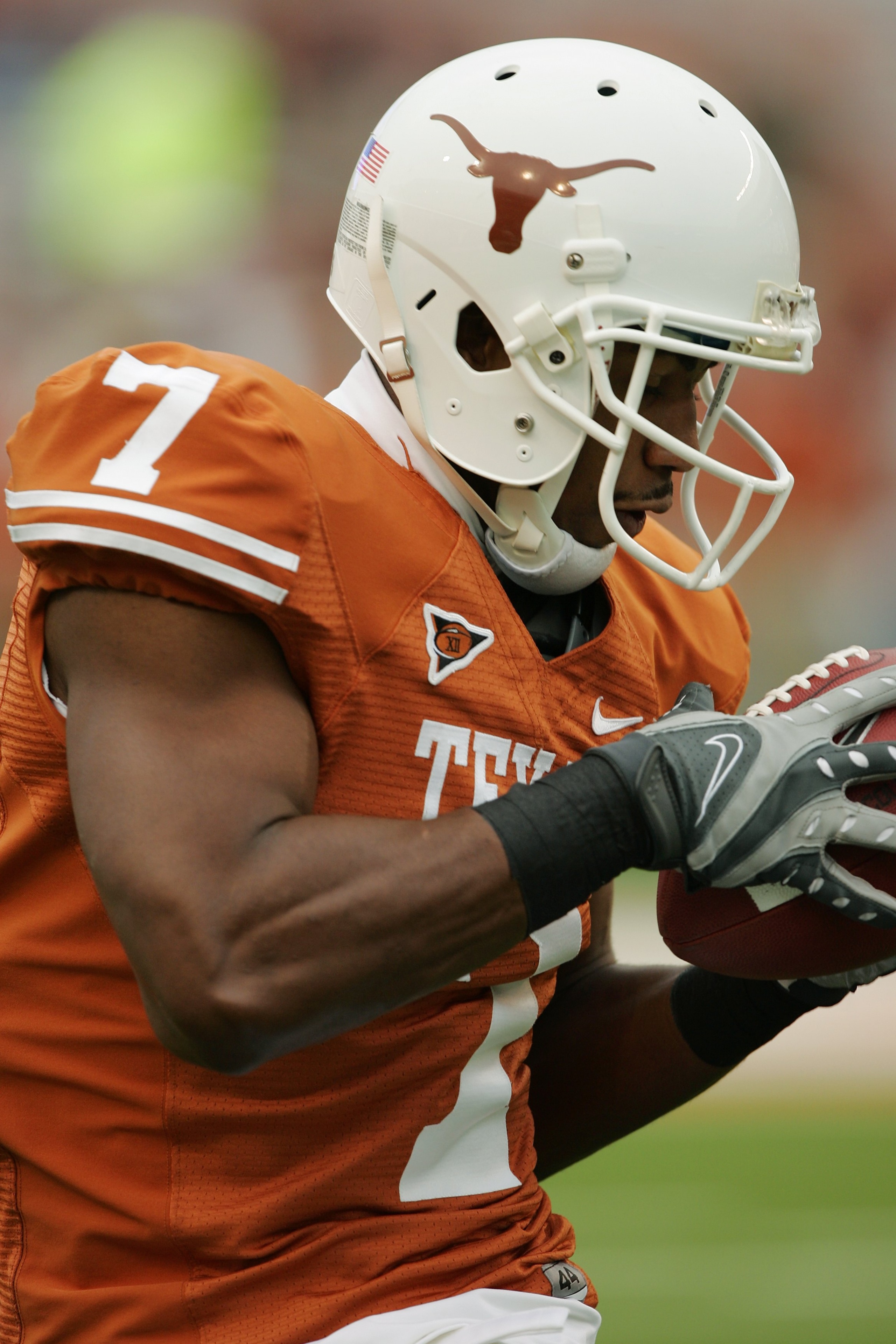 AUSTIN, TX - OCTOBER 10:  Wide receiver John Chiles #7 of the Texas Longhorns makes a catch during warmups against the Colorado Buffaloes on October 10, 2009 at Darrell K Royal-Texas Memorial Stadium in Austin, Texas.  Texas won 38-14.  (Photo by Brian Ba