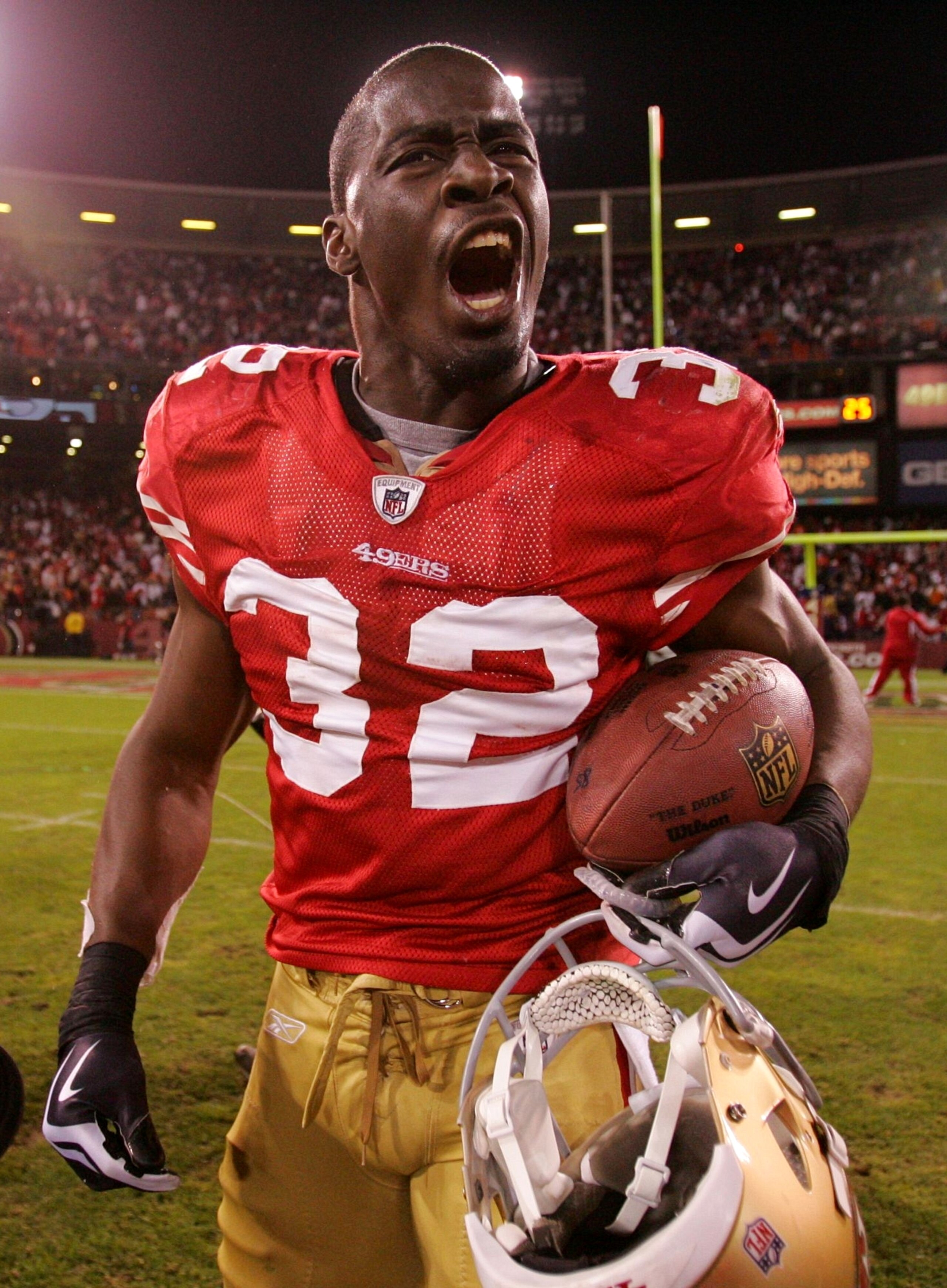 SAN FRANCISCO - NOVEMBER 12: Michael Lewis #32 of the San Francisco 49ers reacts after intercepting a pass in the endzone on the final play of the game to clinch the 10-6 victory for the 49ers against the Chicago Bears at Candlestick Park on November 12, 
