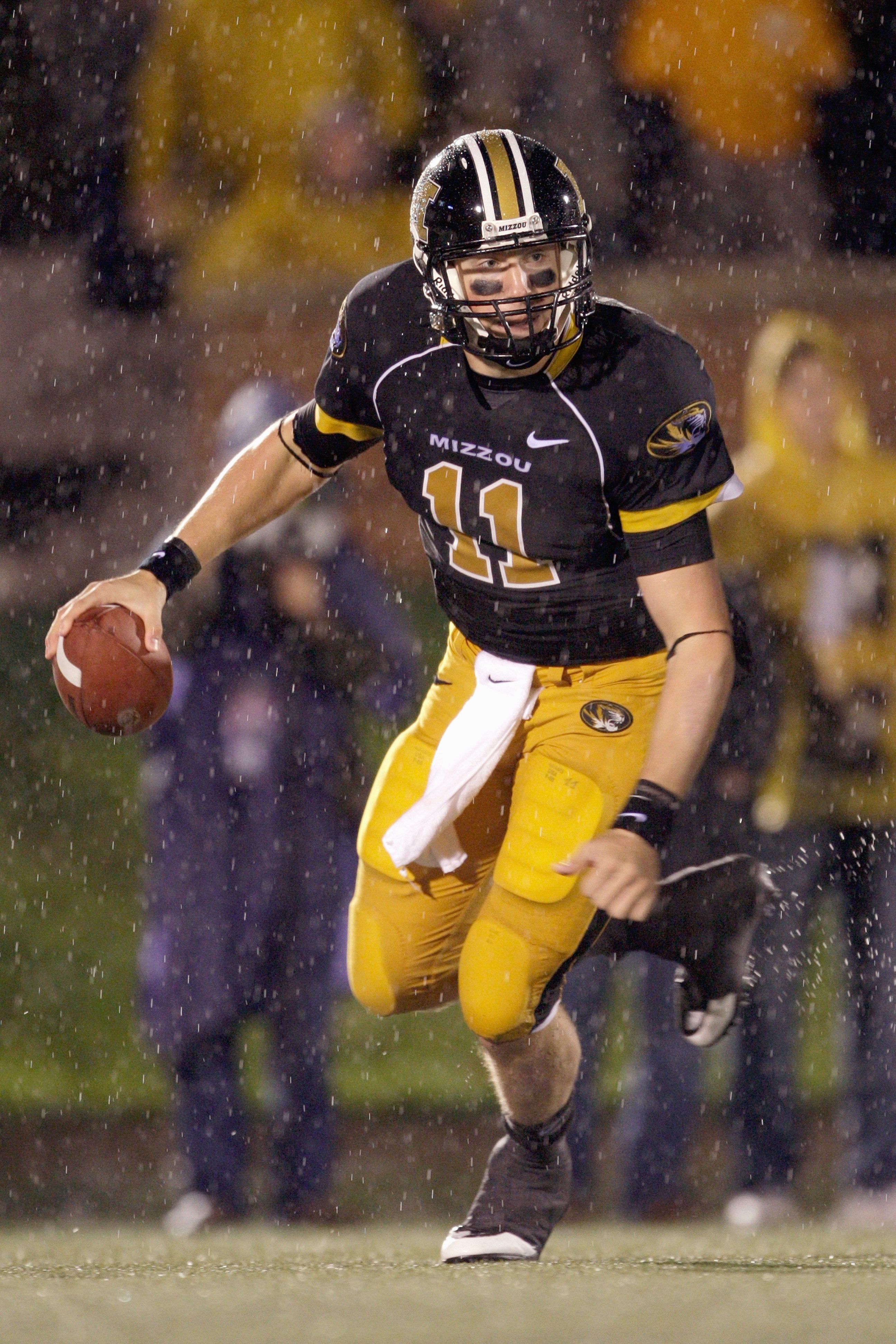 COLUMBIA, MO - OCTOBER 08:  Quarterback Blaine Gabbert #11 of the Missouri Tigers moves to pass the ball during the game against the Nebraska Cornhuskers on October 8, 2009 at Faurot Field/Memorial Stadium in Columbia, Missouri. (Photo by Jamie Squire/Get