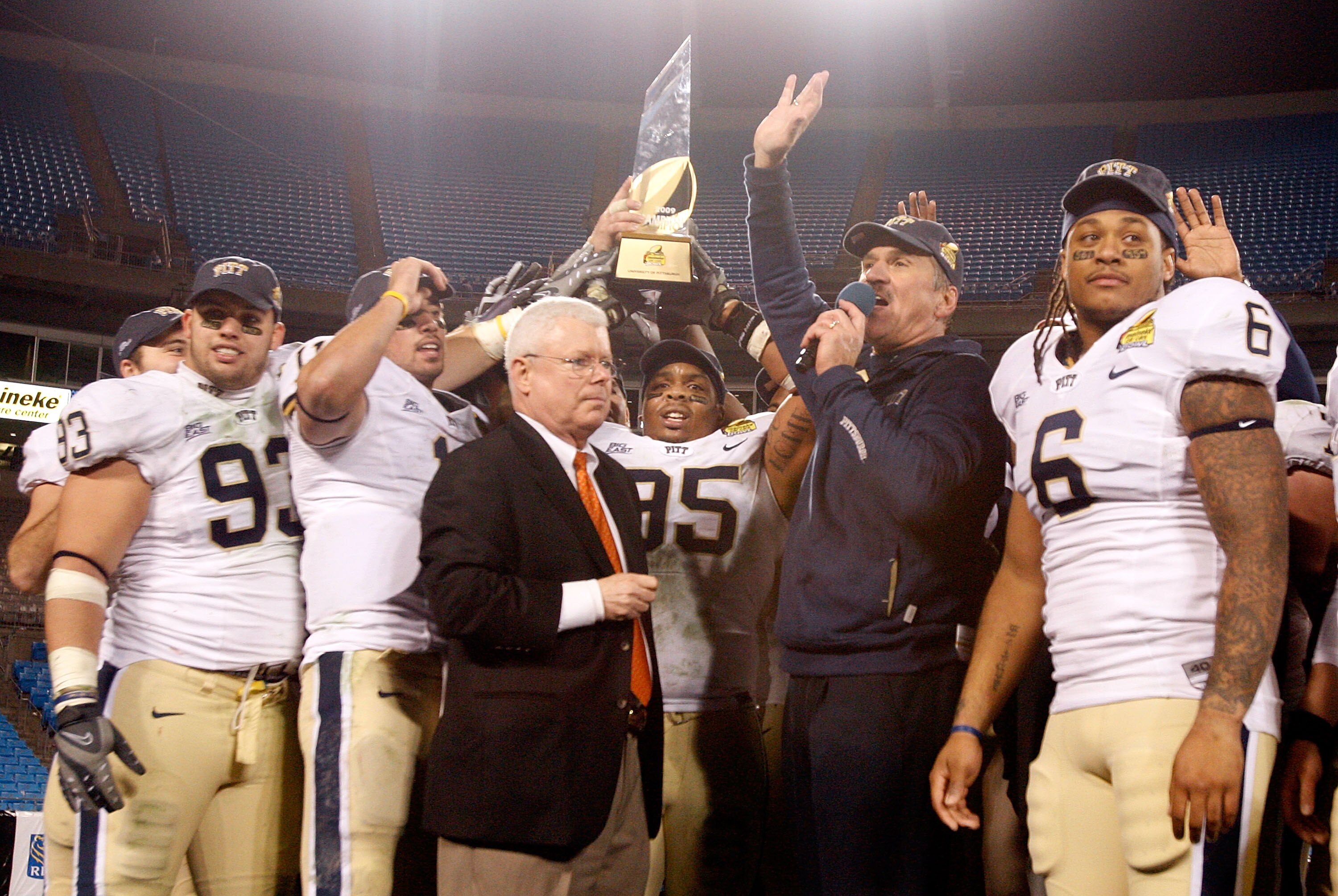 CHARLOTTE, NC - DECEMBER 26:  Head coach Dave Wannstedt of the Pittsburgh Panthers makes a speech to the fans after a 19-17 victory over the North Carolina Tar Heels on December 26, 2009 in Charlotte, North Carolina.  (Photo by Streeter Lecka/Getty Images