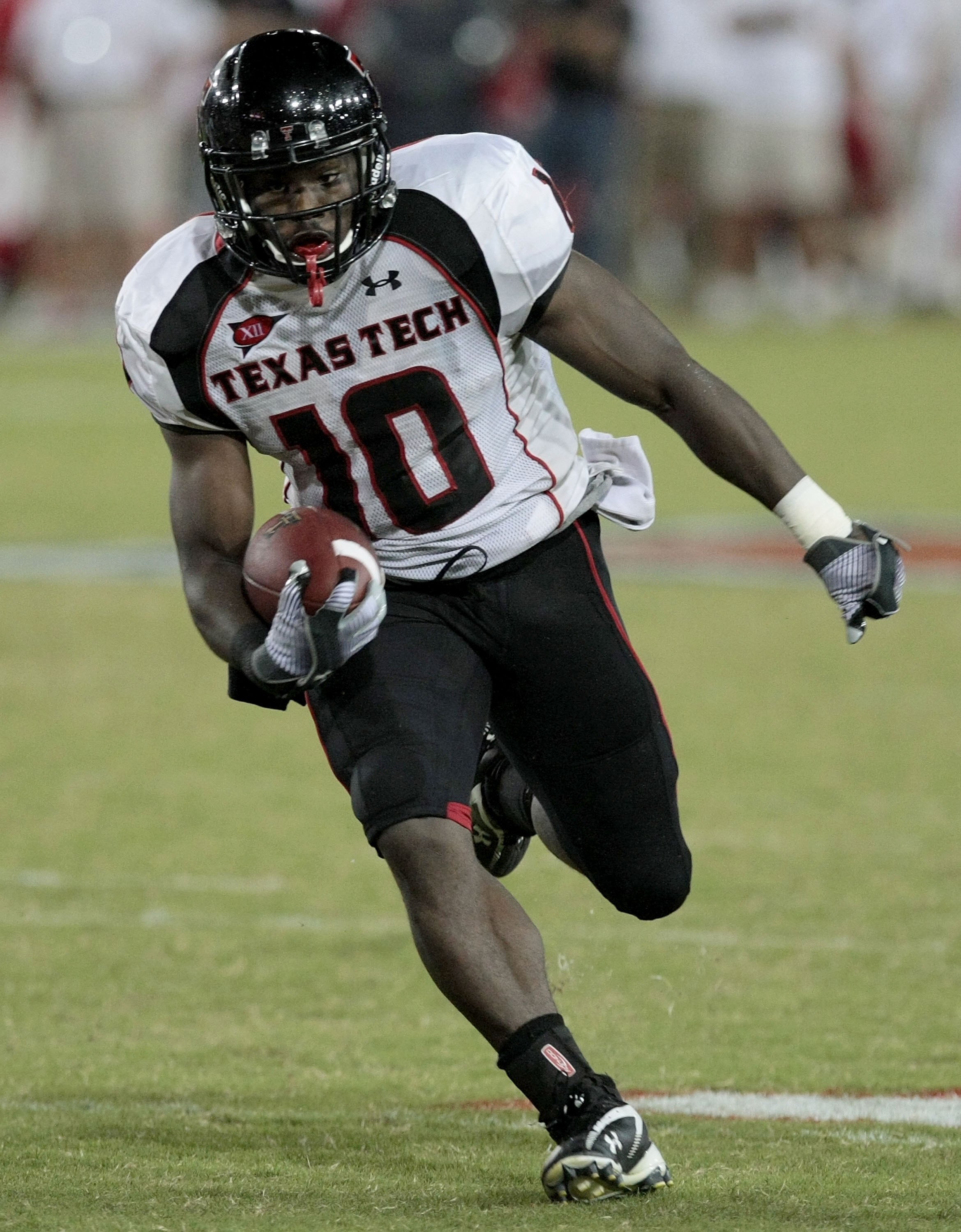 HOUSTON - SEPTEMBER 26: Running back Harrison Jeffers #10 of the Texas Tech Red Raiders rushes against the Houston Cougars at Robertson Stadium on September 26, 2009 in Houston, Texas. (Photo by Thomas B. Shea/Getty Images) HOUSTON - SEPTEMBER 26: Running back Harrison Jeffers #10 of the Texas Tech Red Raiders rushes against the Houston Cougars at Robertson Stadium on September 26, 2009 in Houston, Texas. (Photo by Thomas B. Shea/Getty Images)