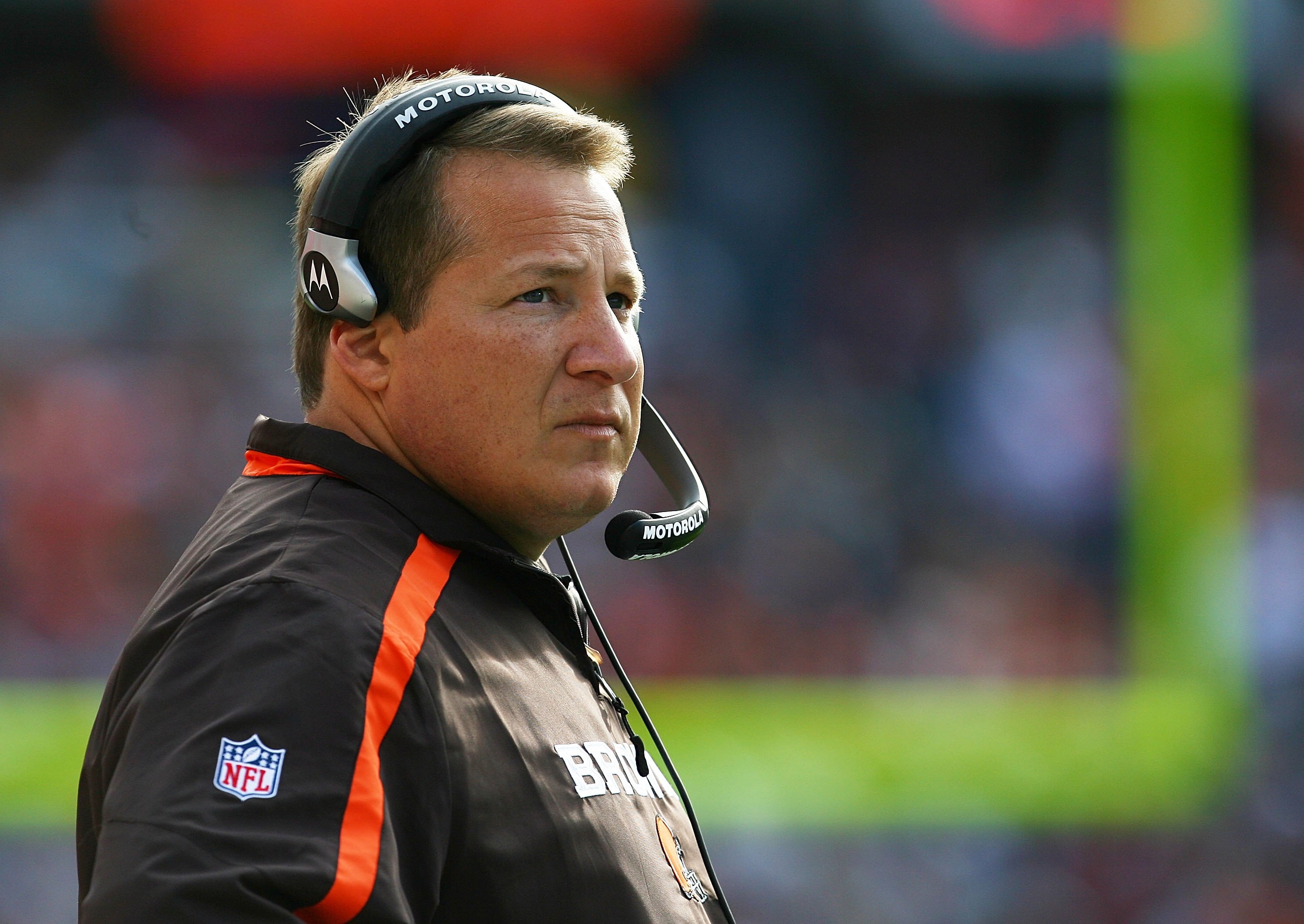 CHICAGO - NOVEMBER 01: Head coach Eric Mangini of the Cleveland Browns watches as his team takes on the Chicago Bears at Soldier Field on November 1, 2009 in Chicago, Illinois. The Bears defeated the Browns 30-6. (Photo by Jonathan Daniel/Getty Images)