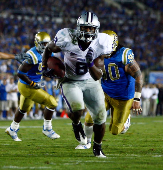 PASADENA, CA - SEPTEMBER 19:  Runningback Daniel Thomas #8 of the Kansas State Wildcats carries the ball against the UCLA Bruins at the Rose Bowl on September 19, 2009 in Pasadena, California. UCLA defeated Kansas State 23-9.  (Photo by Jeff Gross/Getty I