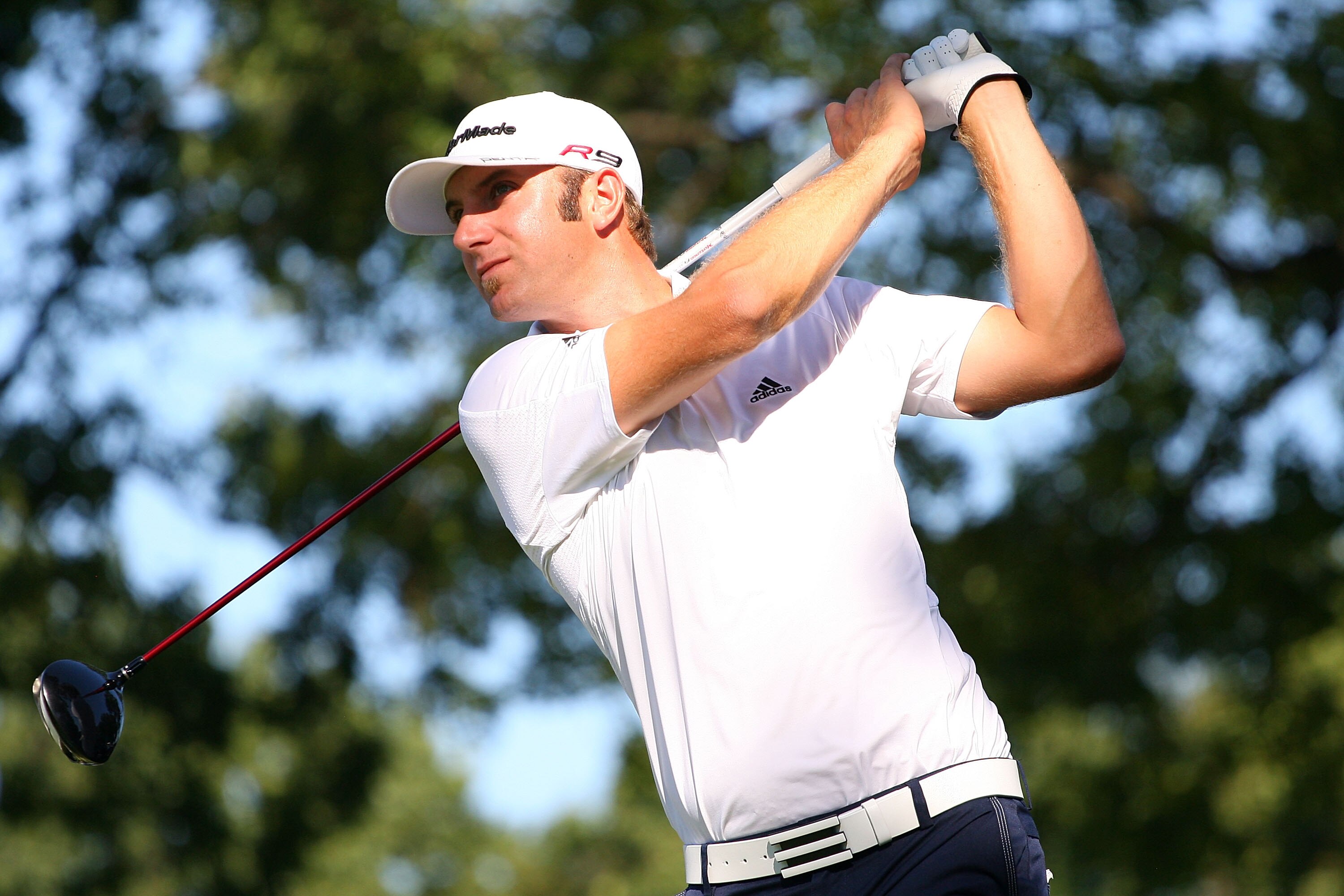 PARAMUS, NJ - AUGUST 29:  Dustin Johnson watches his tee shot on the 16th hole during the final round of The Barclays at the Ridgewood Country Club on August 29, 2010 in Paramus, New Jersey.  (Photo by Hunter Martin/Getty Images)