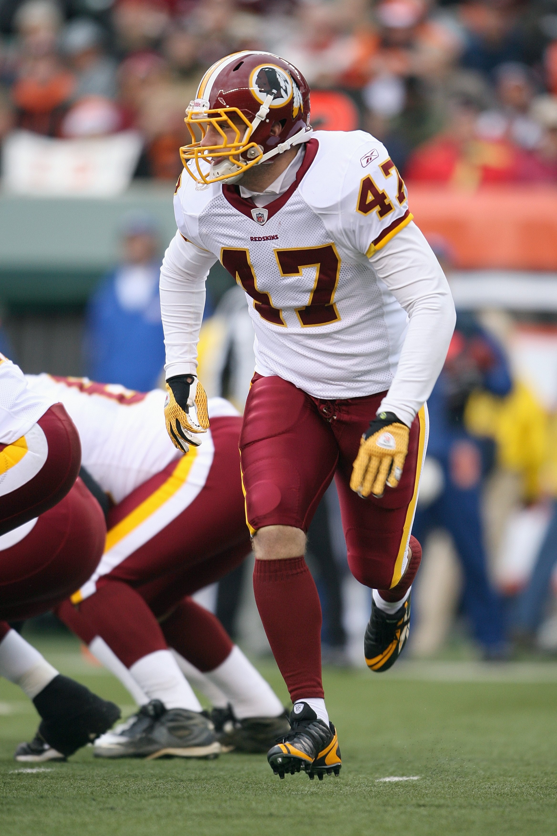 CINCINNATI - DECEMBER 14:  Chris Cooley #47 of the Washington Redskins runs a pattern during the NFL game against the Cincinnati Bengals at Paul Brown Stadium December 14, 2008 in Cincinnati, Ohio. (Photo by Andy Lyons/Getty Images)