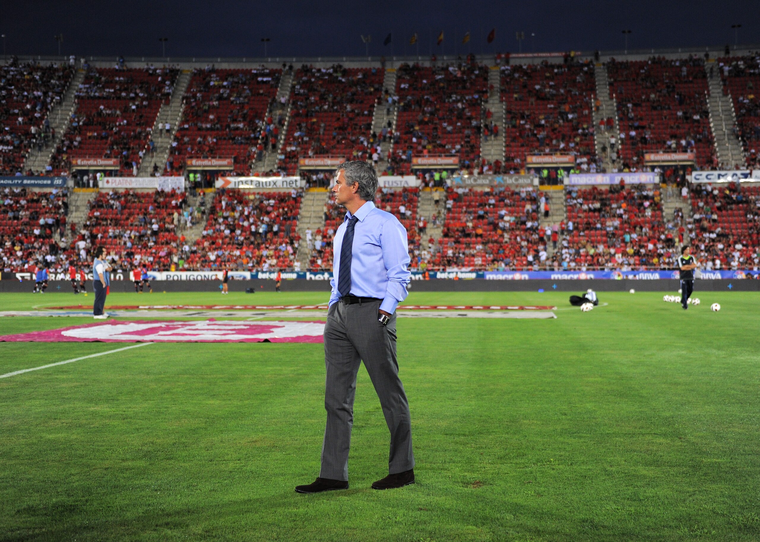 PALMA DE MALLORCA, SPAIN - AUGUST 29:  Head coach Jose Mourinho of Real Madrid watches on prior to the start of the La Liga match between Mallorca and Real Madrid at the ONO Estadio on August 29, 2010 in Palma de Mallorca, Spain. The match ended in a 0-0 