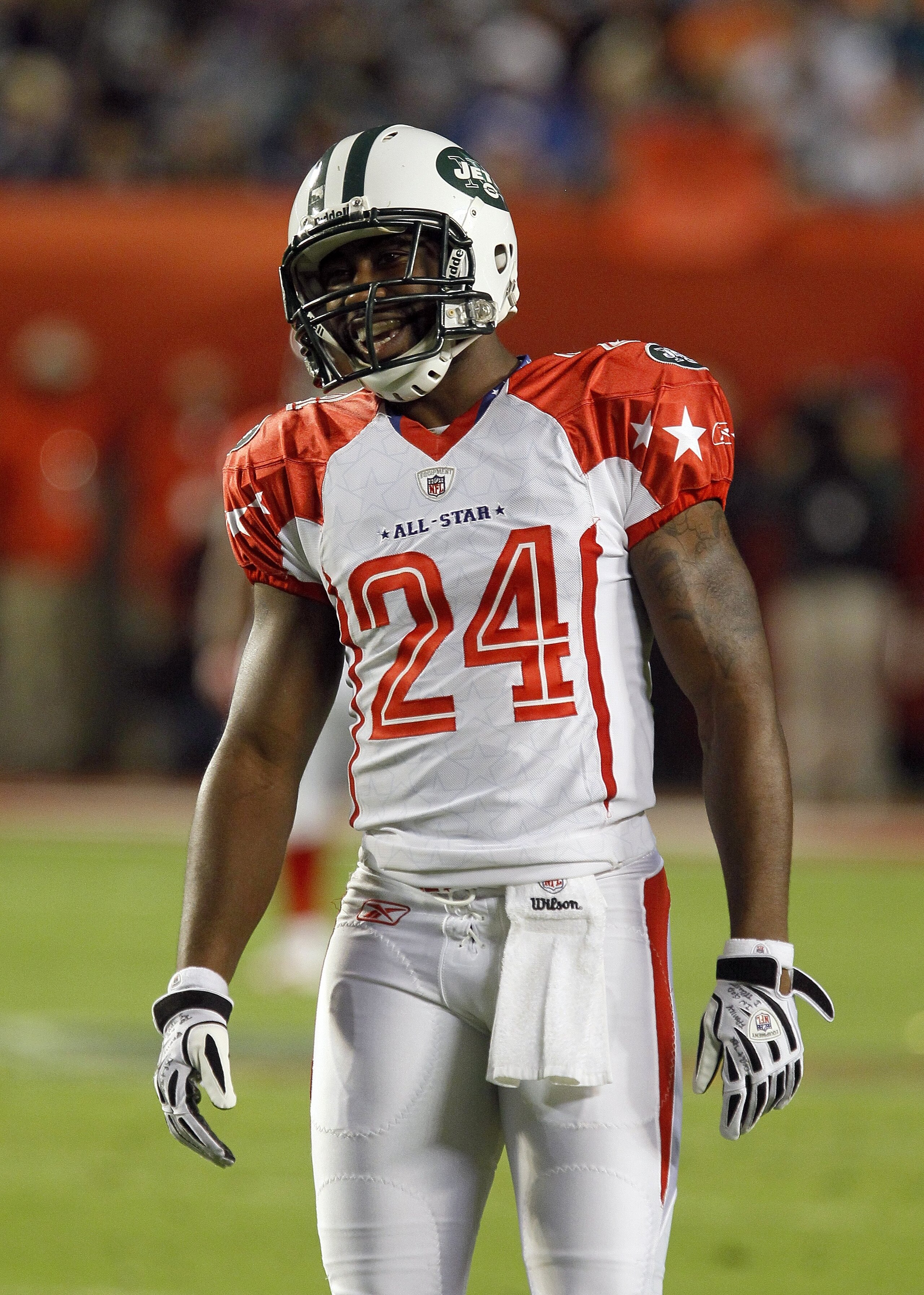 MIAMI GARDENS, FL - JANUARY 31:  Darrelle Revis #24 of the AFC's New York Jets lines up in position during the 2010 AFC-NFC Pro Bowl game at Sun Life Stadium on January 31, 2010 in Miami Gardens, Florida. The AFC defeated the NFC 41-34. (Photo by Scott Ha