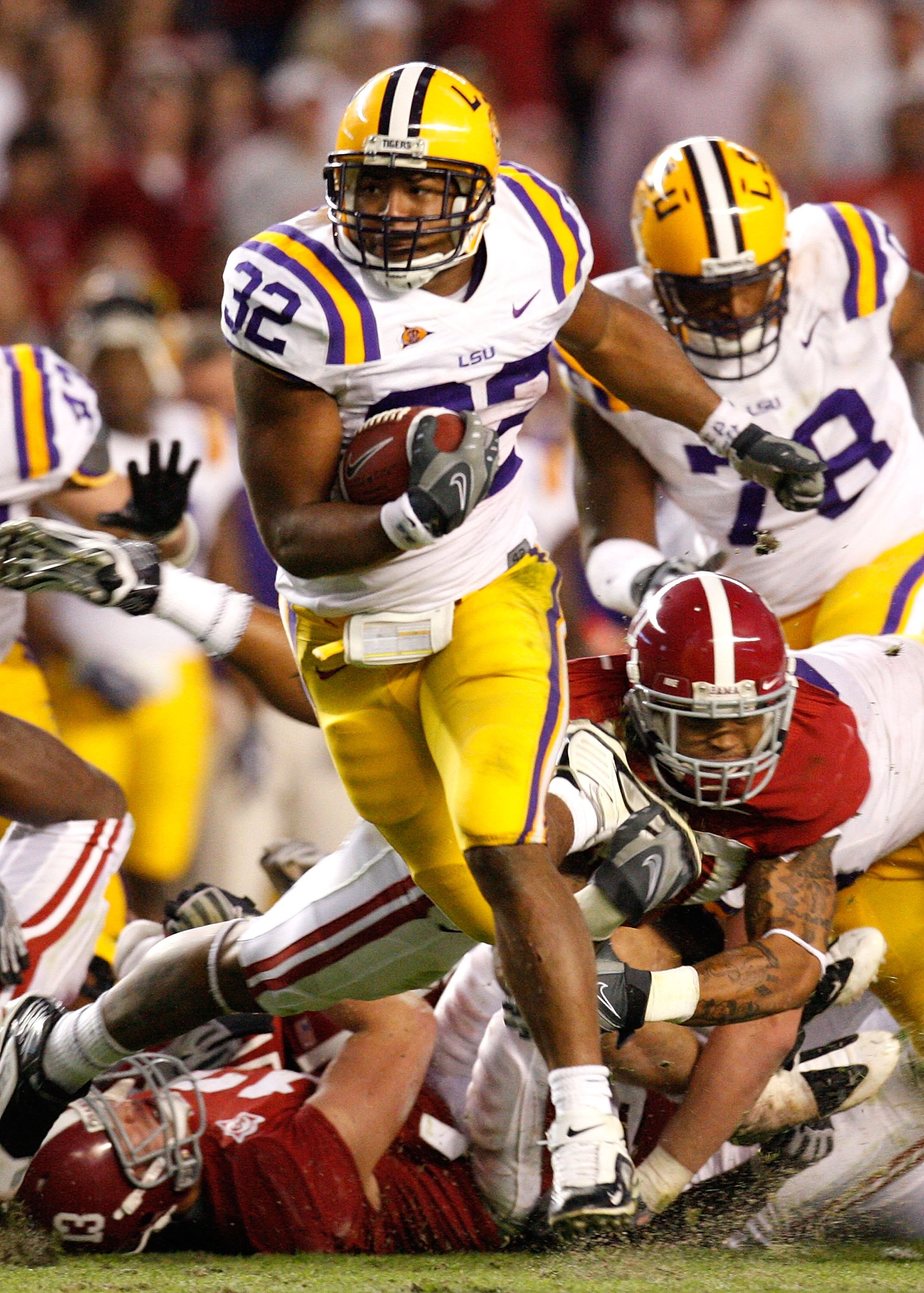 TUSCALOOSA, AL - NOVEMBER 07:  Charles Scott #32 of the Louisiana State University Tigers against the Alabama Crimson Tide at Bryant-Denny Stadium on November 7, 2009 in Tuscaloosa, Alabama.  (Photo by Kevin C. Cox/Getty Images)