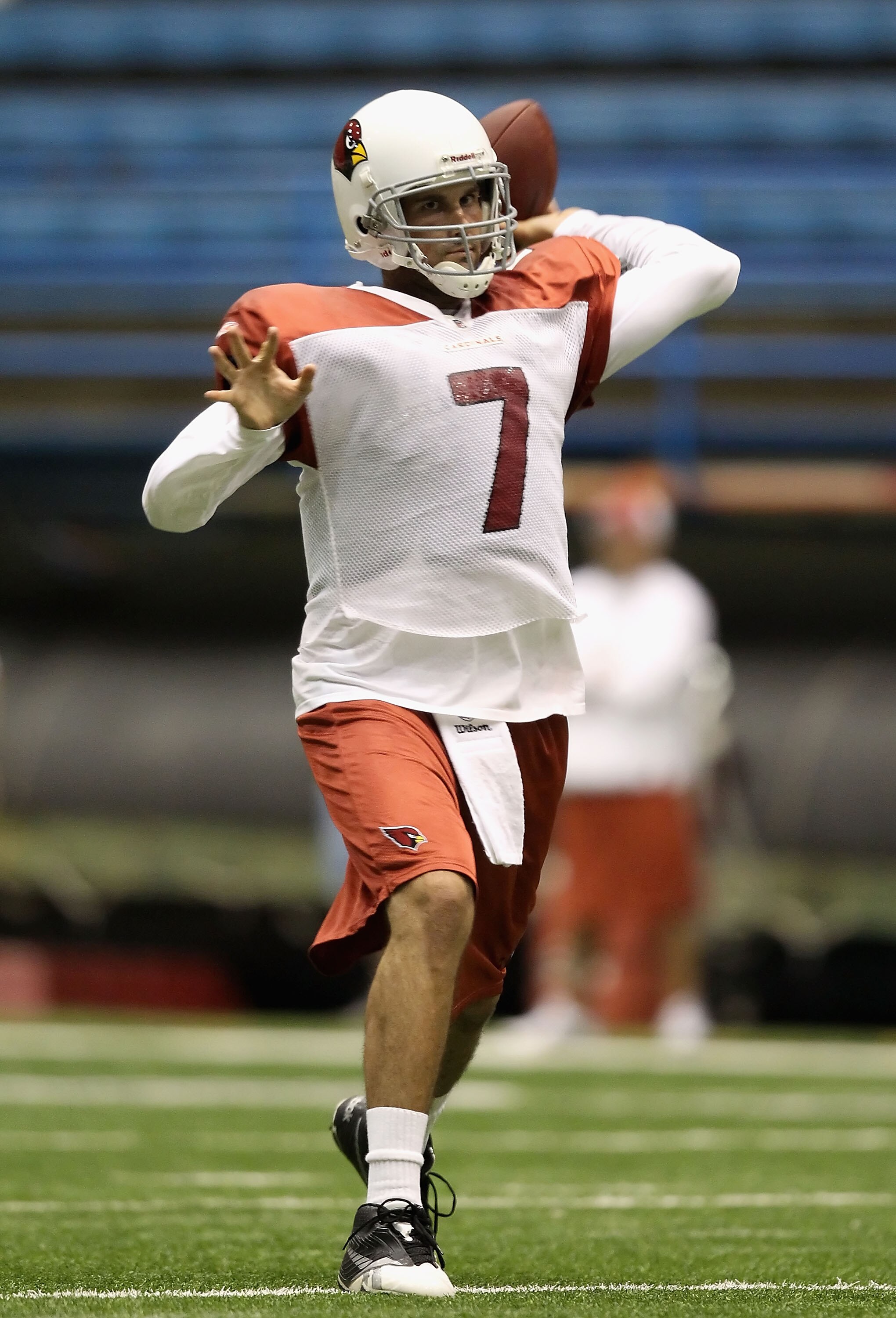FLAGSTAFF, AZ - AUGUST 01:  Quarterback Matt Leinart #7 of the Arizona Cardinals practices in the team training camp at Northern Arizona University Walkup Skydome on August 1, 2010 in Flagstaff, Arizona.  (Photo by Christian Petersen/Getty Images)