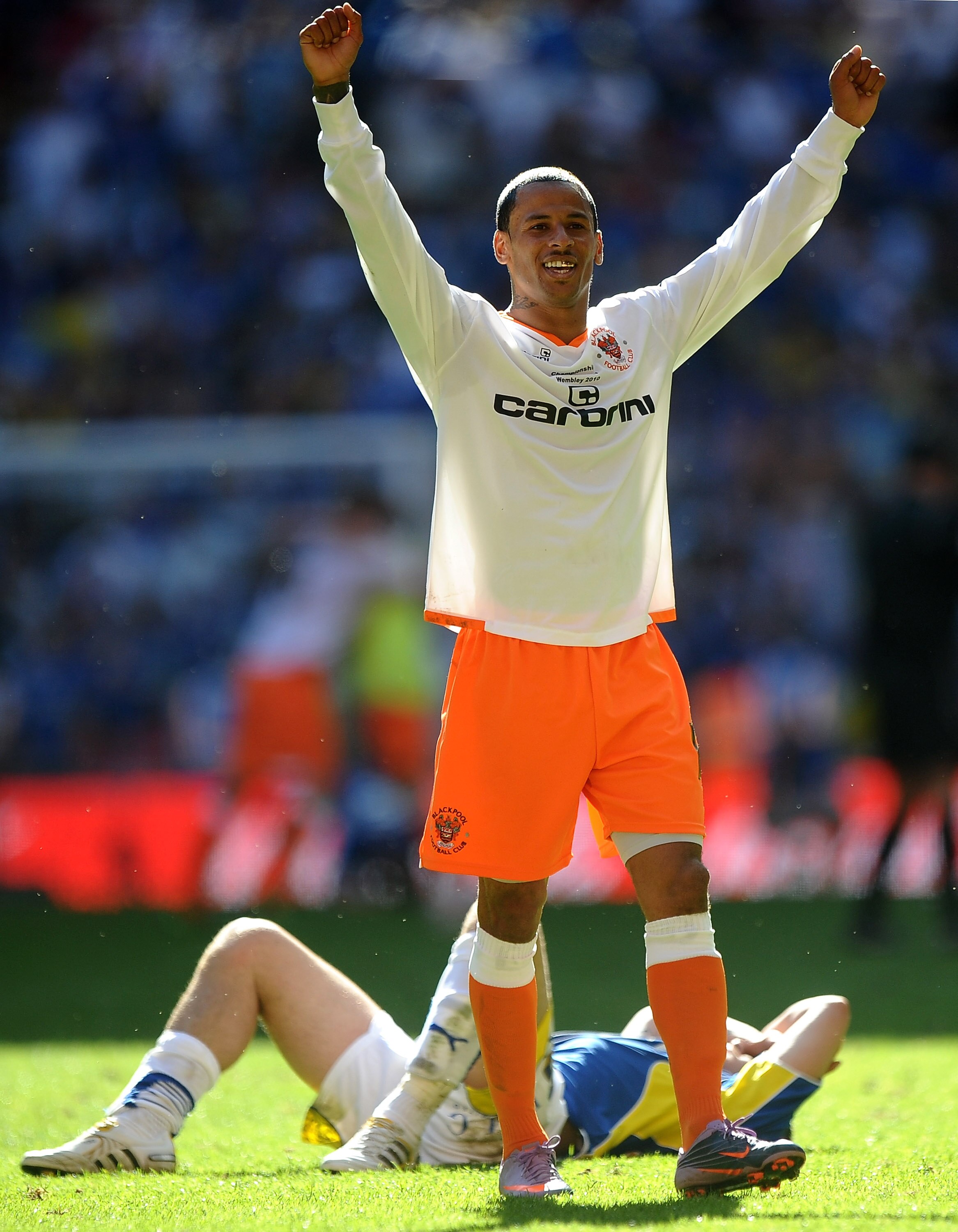 LONDON, ENGLAND - MAY 22:  DJ Campbell of Blackpool as Darcy Blake shows his dissapointment during the Coca-Cola Championship Playoff Final between Blackpool and Cardiff City at Wembley Stadium on May 22, 2010 in London, England.  (Photo by Laurence Griff