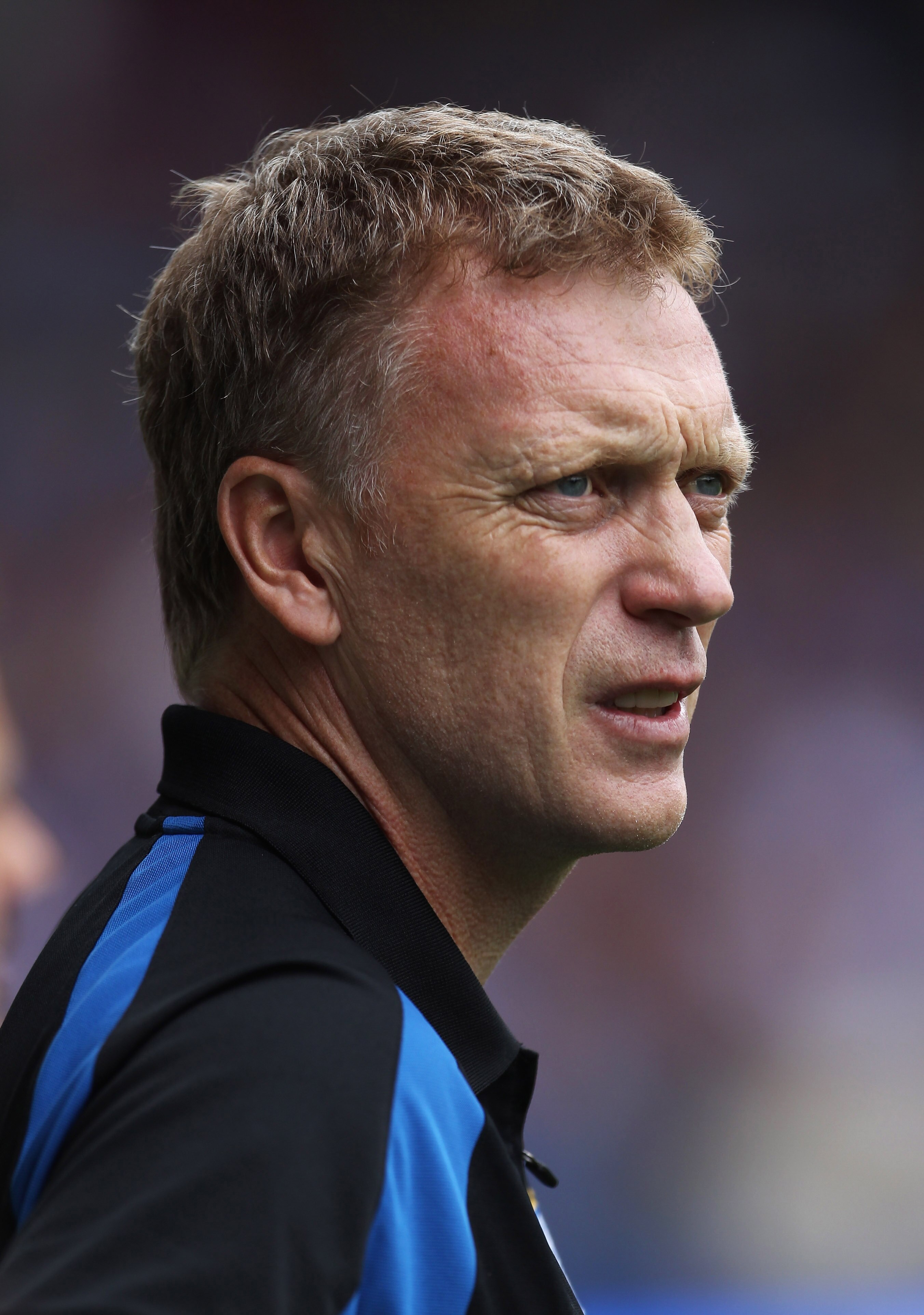 LIVERPOOL, ENGLAND - AUGUST 21:  David Moyes the manager of Everton looks on during the Barclays Premier League match between Everton and Wolverhampton Wanderers at Goodison Park on August 21, 2010 in Liverpool, England.  (Photo by Alex Livesey/Getty Imag