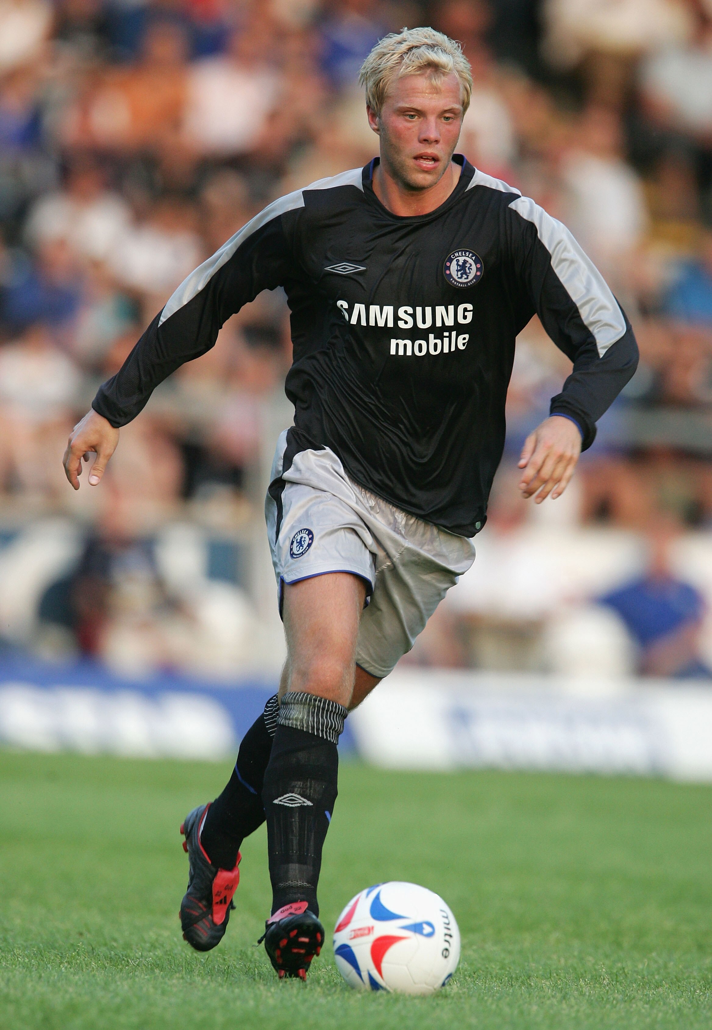 WYCOMBE, ENGLAND - JULY 13 : Eidur Gudjohnson of Chelsea during a pre-season friendly match between Wycombe Wanders and Chelsea at the Causeway Stadium on July 13, 2005 in Wycombe, England.  (Photo by Phil Cole/Getty Images)