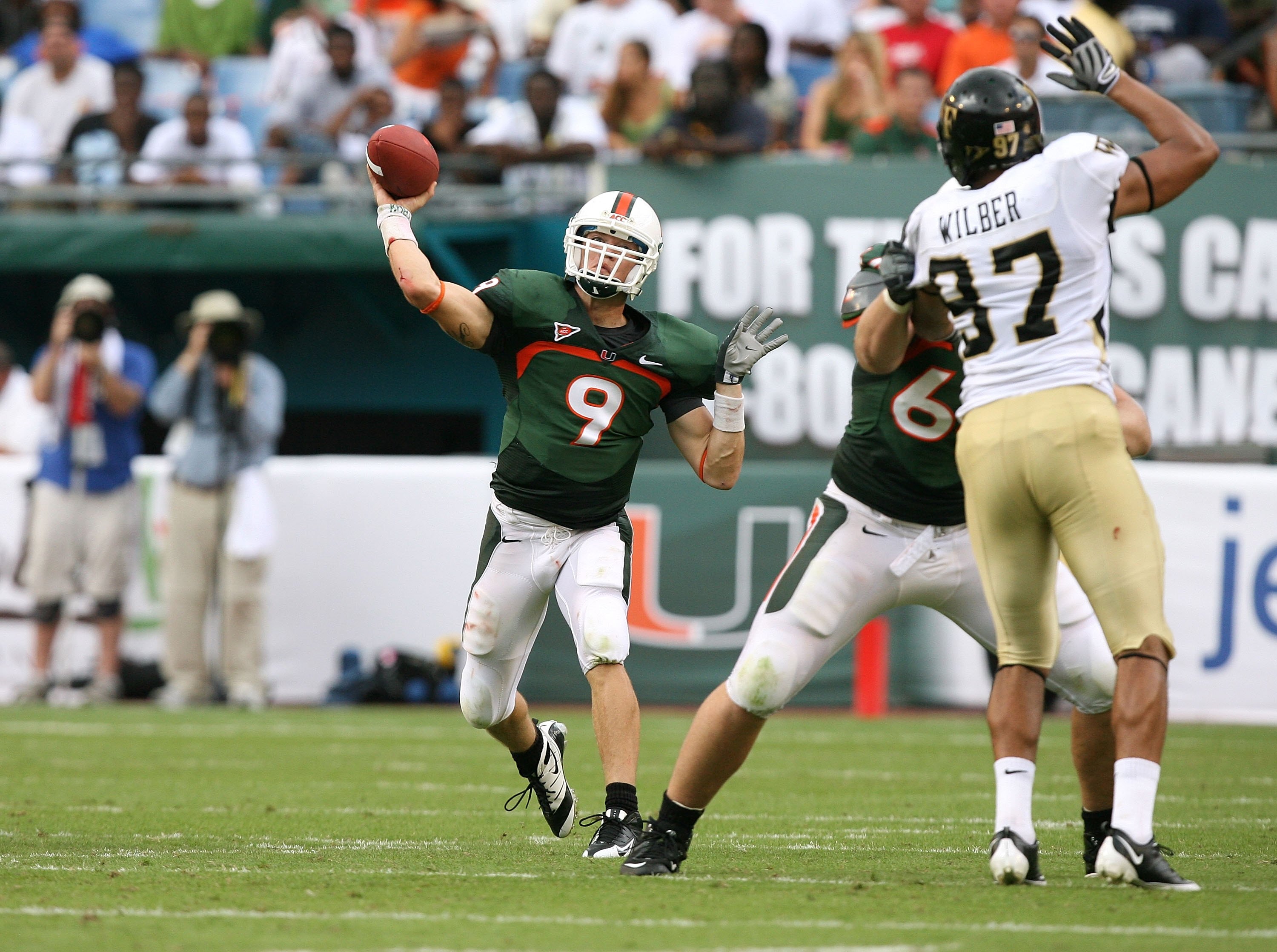 MIAMI - OCTOBER 25:  Quarterback Robert Marve #9 of the Miami Hurricanes throws a pass while taking on the Wake Forest Demon Decons at Dolphin Stadium on October 25, 2008 in Miami, Florida. Miami defeated Wake Forest 16-10.  (Photo by Doug Benc/Getty Imag