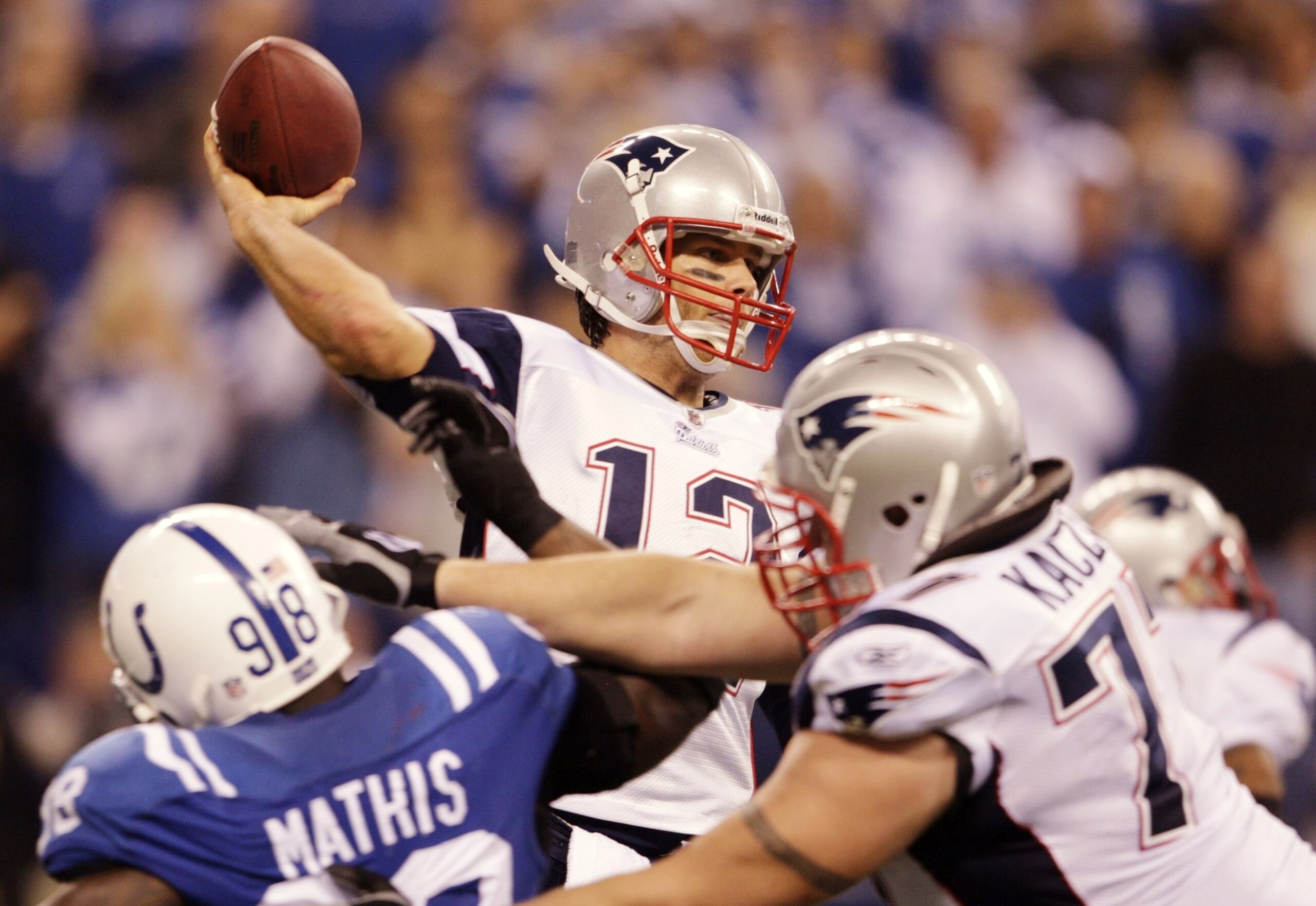 INDIANAPOLIS - NOVEMBER 15: Quarterback Tom Brady #12 of the New England Patriots looks to pass the ball in the second quarter of the game against the Indianapolis Colts at Lucas Oil Stadium on November 15, 2009 in Indianapolis, Indiana. (Photo by Andy Ly