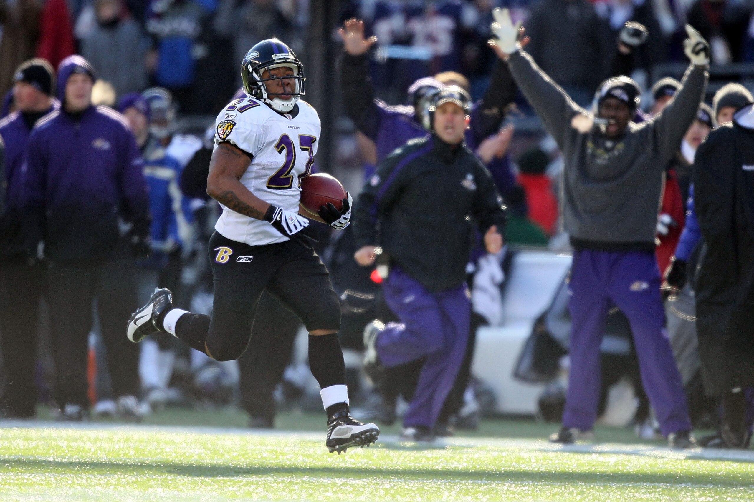 FOXBORO, MA - JANUARY 10:  Ray Rice #27 of the Baltimore Ravens runs for an 83-yard touchdown run in the first quarter against the New England Patriots during the 2010 AFC wild-card playoff game at Gillette Stadium on January 10, 2010 in Foxboro, Massachu