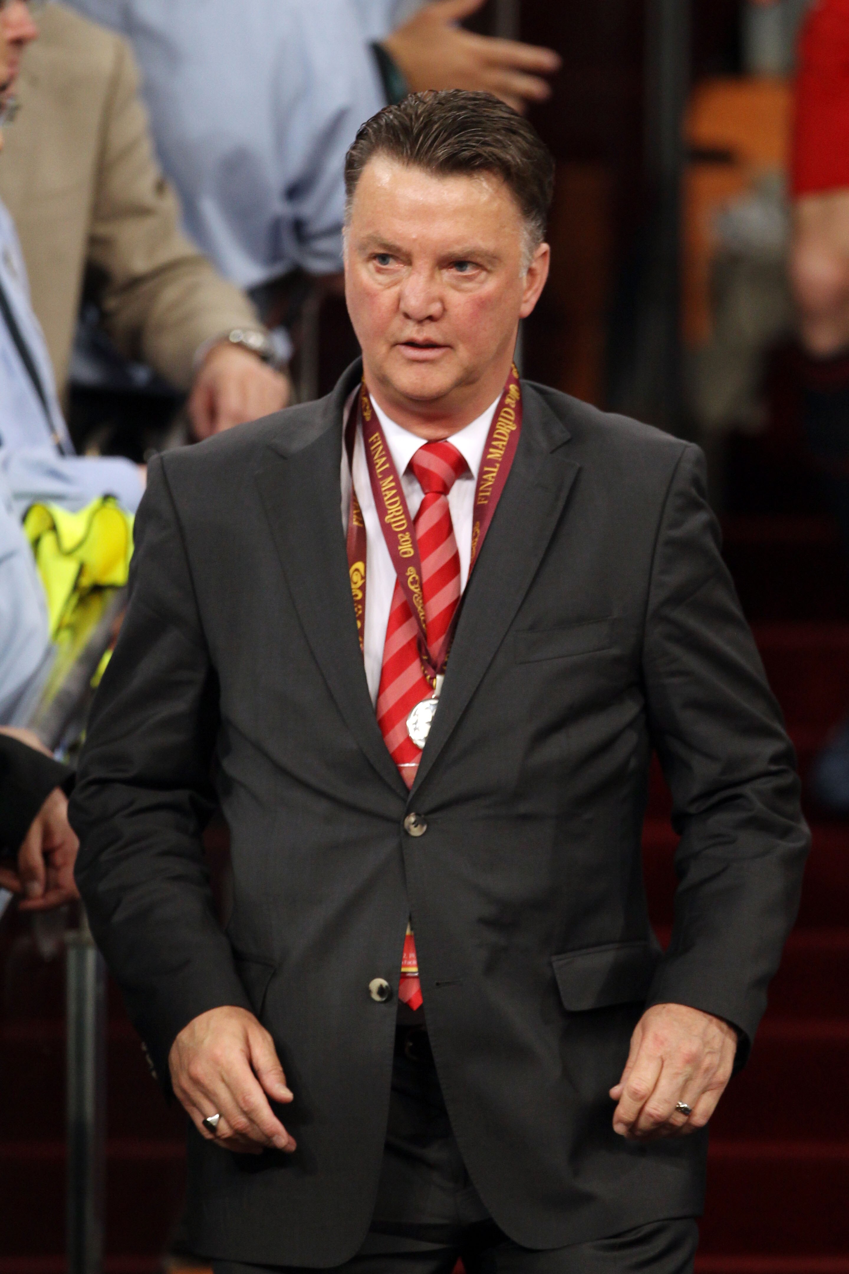 MADRID, SPAIN - MAY 22:  Head coach Louis van Gaal of Bayern Muenchen looks dejected after receiving his looser's medal at the end of the UEFA Champions League Final match between FC Bayern Muenchen and Inter Milan at the Estadio Santiago Bernabeu on May