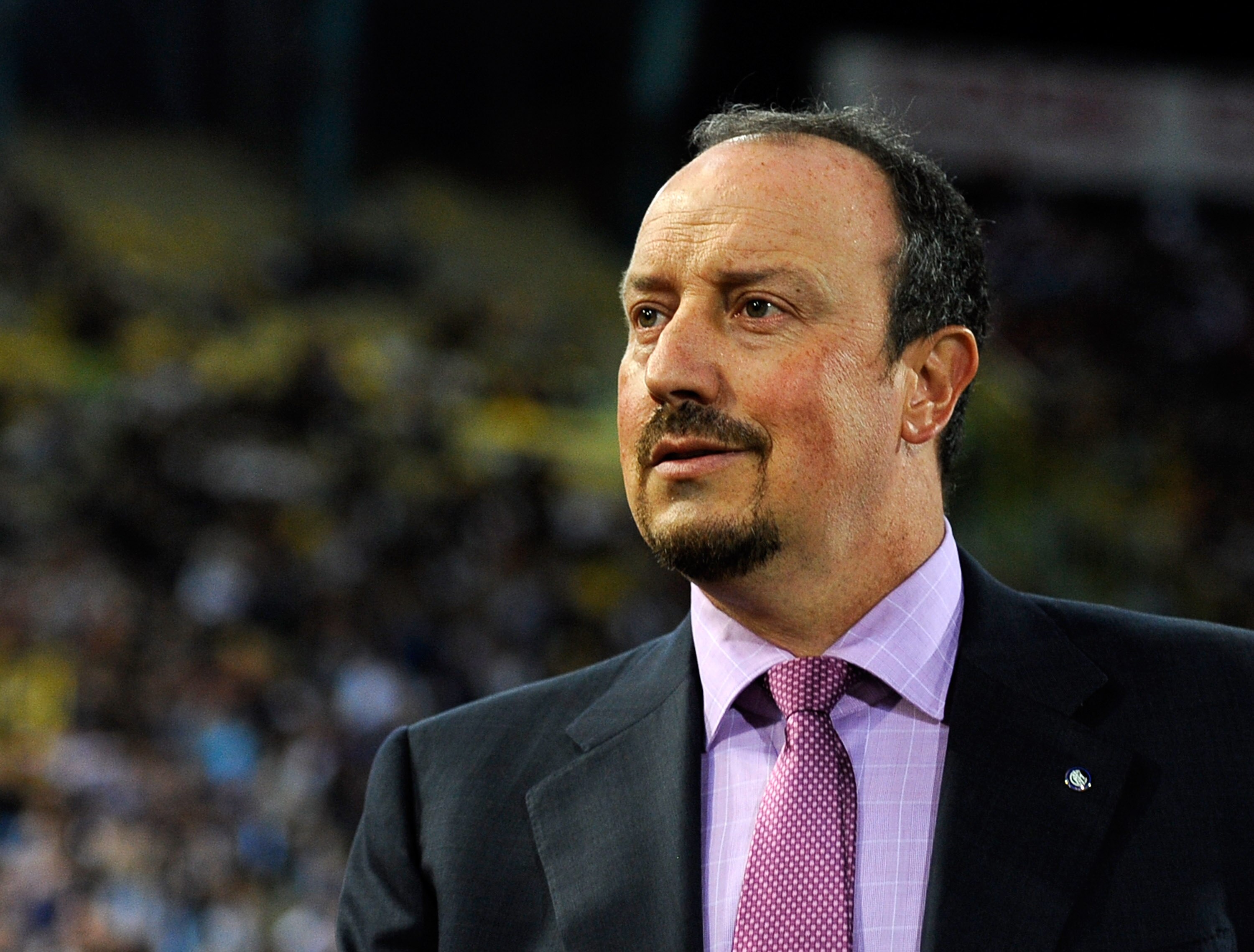 BOLOGNA, ITALY - AUGUST 30:  FC Internazionale Milano Head Coach Rafael Benitez looks on during the Serie A match between Bologna and Inter at Stadio Renato Dall'Ara on August 30, 2010 in Bologna, Italy.  (Photo by Claudio Villa/Getty Images)