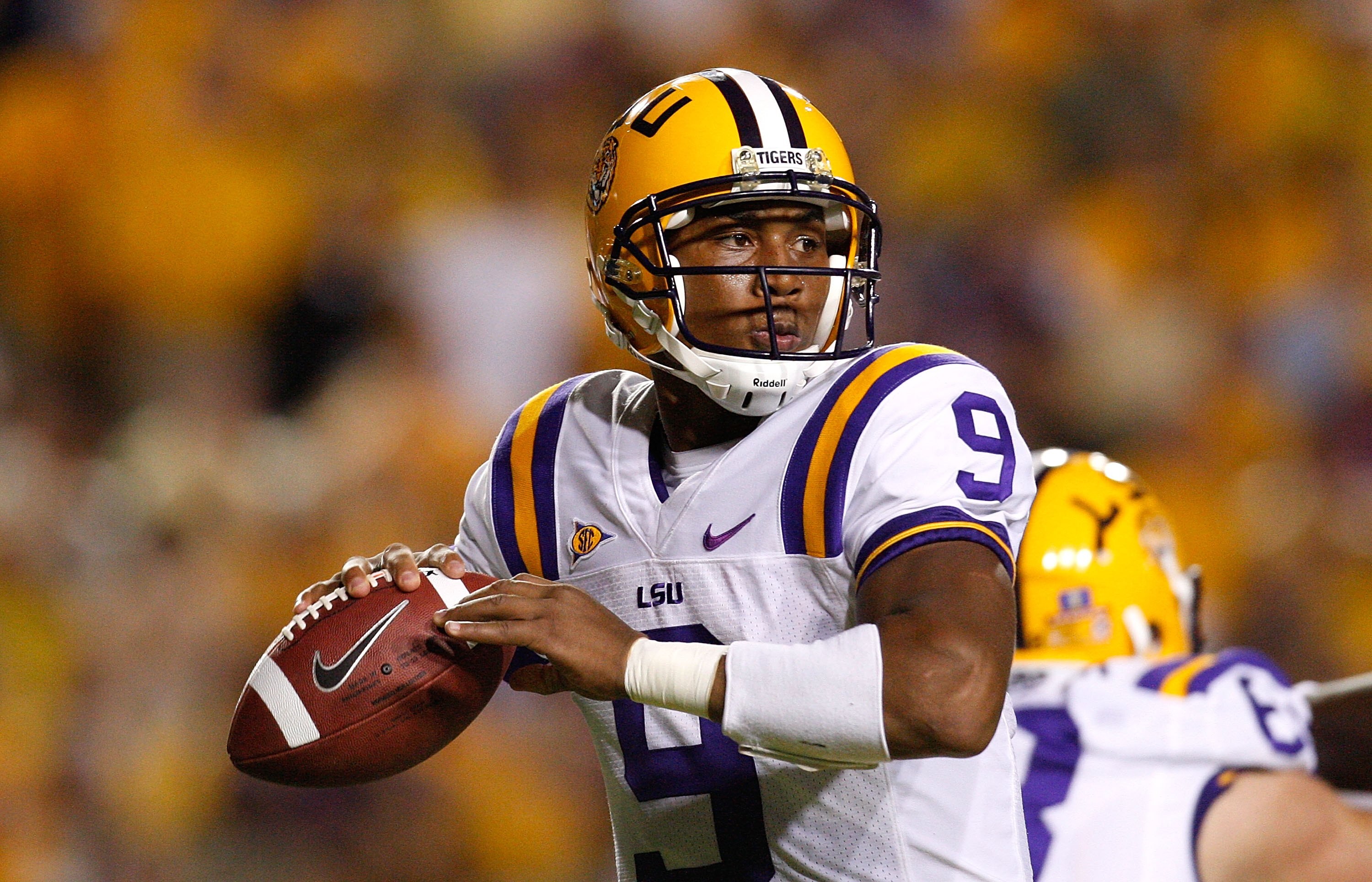 BATON ROUGE, LA - OCTOBER 10:  Quarterback Jordan Jefferson #9 of the Louisiana State University Tigers against the Florida Gators at Tiger Stadium on October 10, 2009 in Baton Rouge, Louisiana.  (Photo by Kevin C. Cox/Getty Images)
