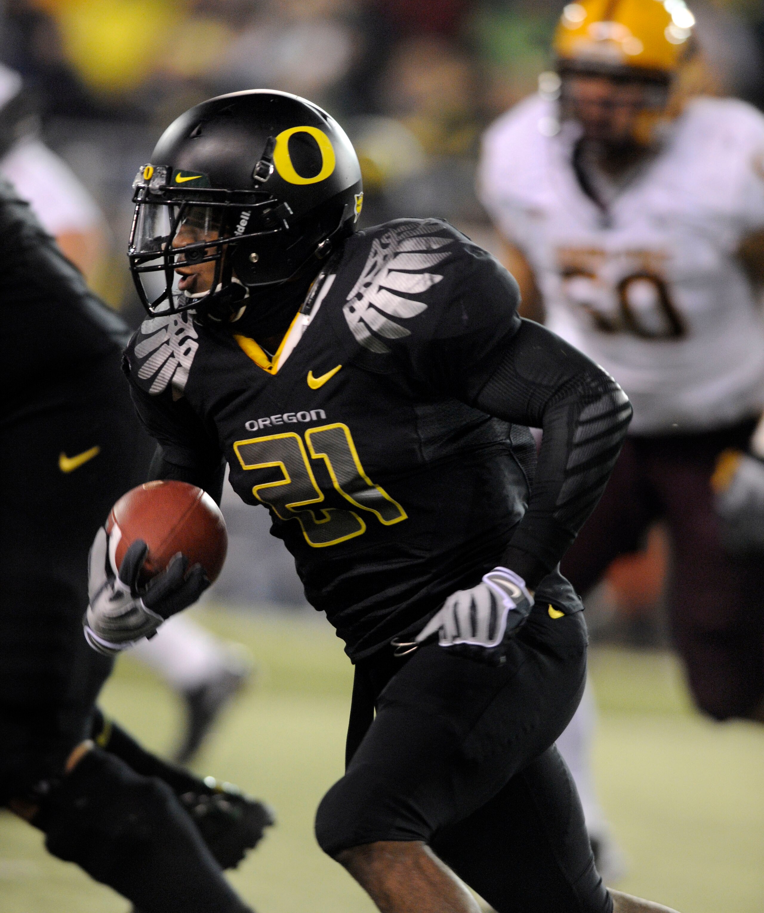 EUGENE,OR - NOVEMBER 14: Running back LaMichael James #21of the Oregon Ducks looks for some running room in the first quarter of the game against the Arizona State Sun Devils at Autzen Stadium on November 14, 2009 in Eugene, Oregon. James has 118 yards an EUGENE,OR - NOVEMBER 14: Running back LaMichael James #21of the Oregon Ducks looks for some running room in the first quarter of the game against the Arizona State Sun Devils at Autzen Stadium on November 14, 2009 in Eugene, Oregon. James has 118 yards an
