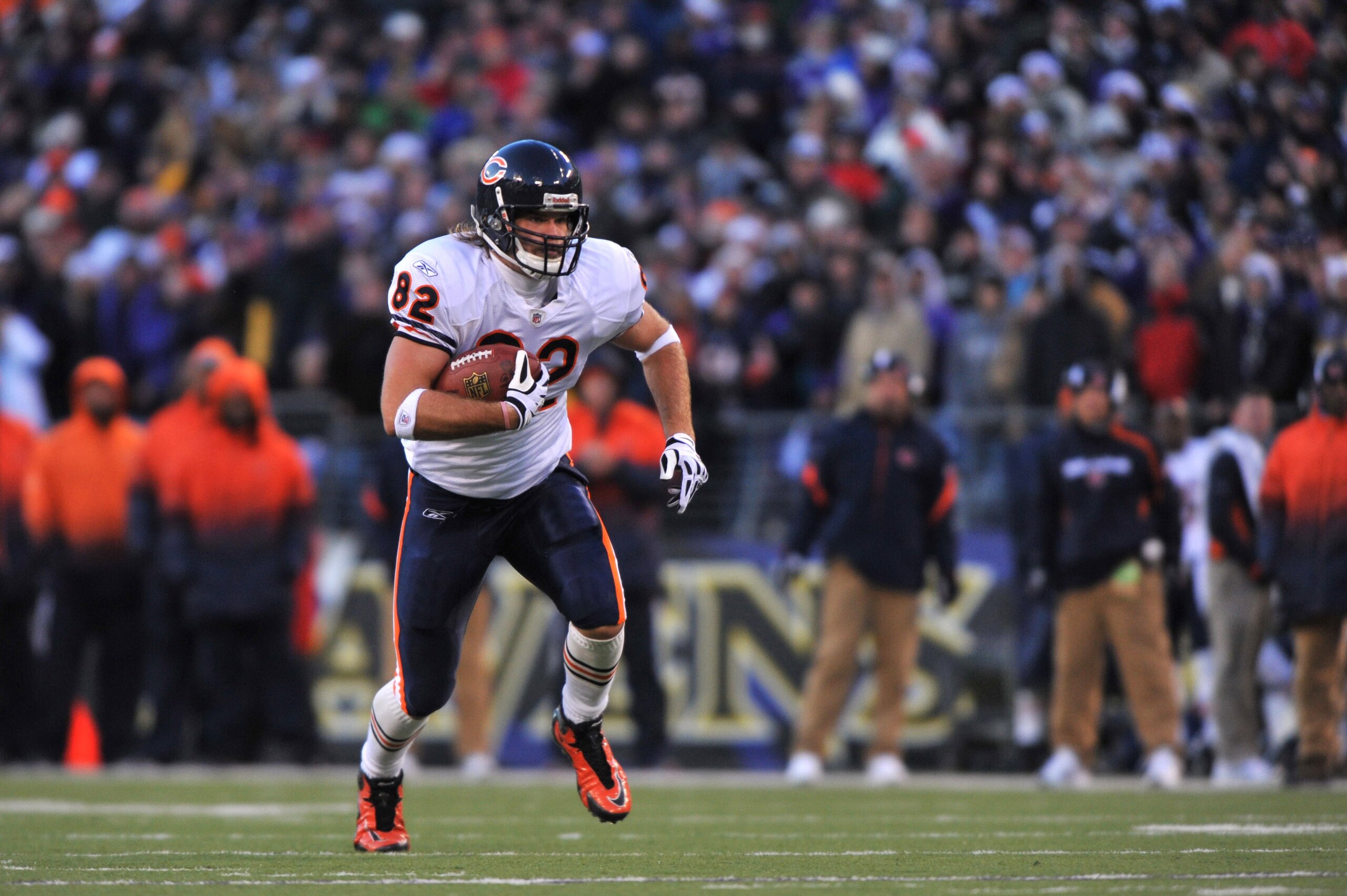 BALTIMORE - DECEMBER 20:  Greg Olsen #82 of the Chicago Bears runs the ball during the game against the Baltimore Ravens at M&T Bank Stadium on December 20, 2009 in Baltimore, Maryland. The Ravens defeated the Bears 31-7. (Photo by Larry French/Getty Imag