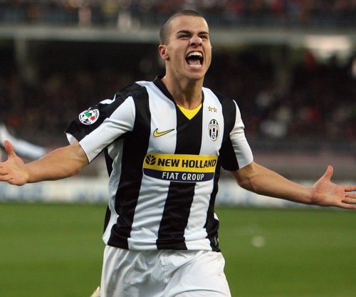 PARMA, ITALY - AUGUST 29:  Sebastian Giovinco of Parma FC during the Serie A match between Parma and Brescia at Stadio Ennio Tardini on August 29, 2010 in Parma, Italy.  (Photo by Claudio Villa/Getty Images)