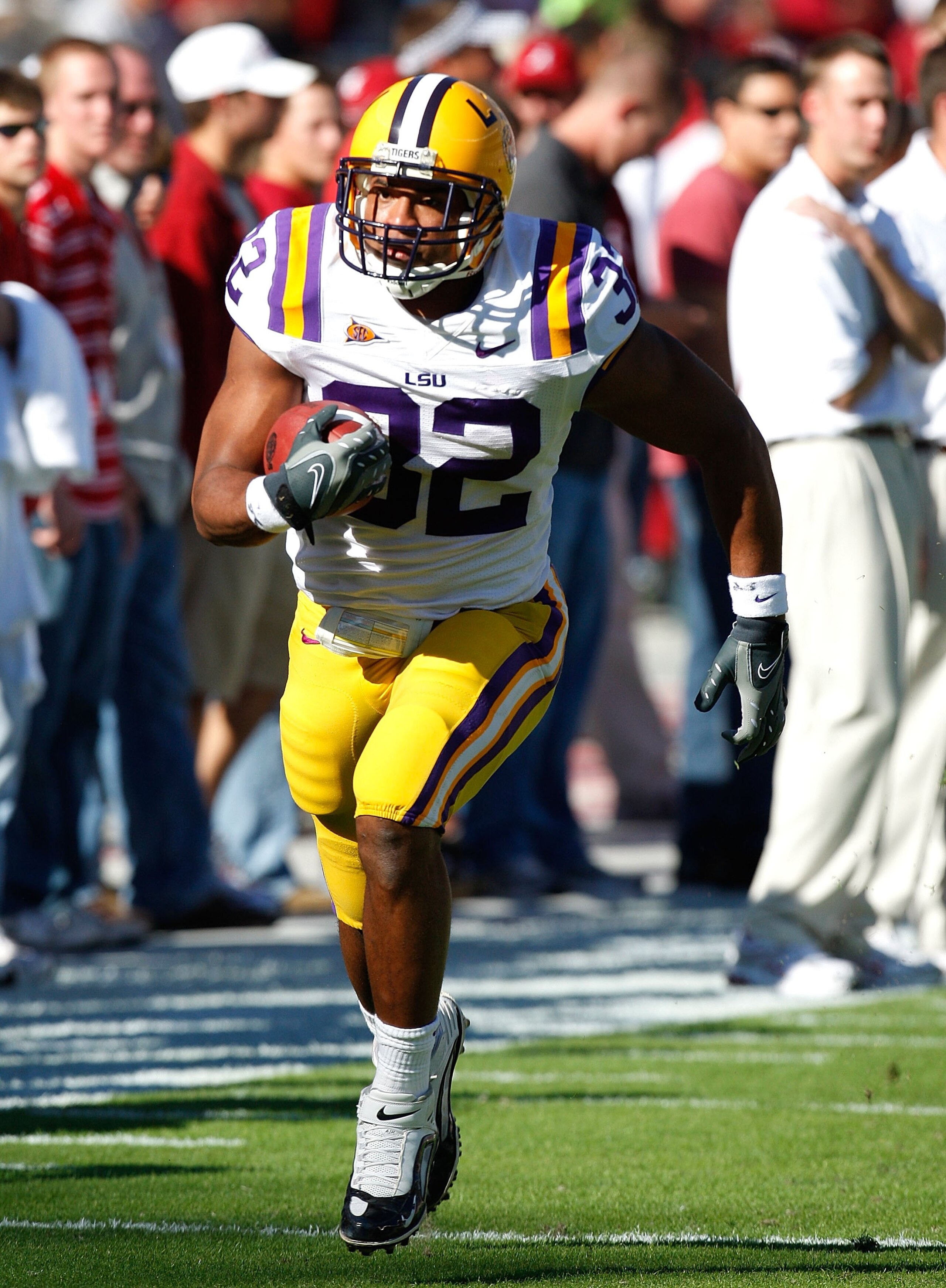 TUSCALOOSA, AL - NOVEMBER 07:  Charles Scott #32 of the Louisiana State University Tigers against the Alabama Crimson Tide at Bryant-Denny Stadium on November 7, 2009 in Tuscaloosa, Alabama.  (Photo by Kevin C. Cox/Getty Images)